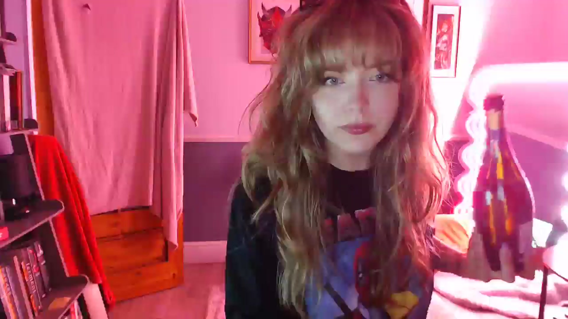 Gallery image thumbnail from KittyCash3w's myfreecams stream on, 10/01/2024, 24:01 image 14 of 20