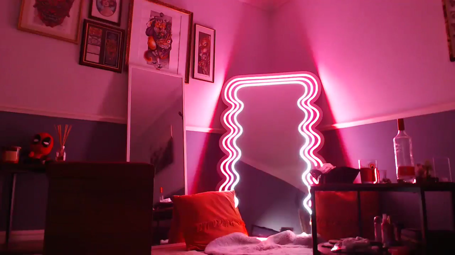 Gallery image thumbnail from KittyCash3w's myfreecams stream on, 10/01/2024, 03:42 image 14 of 20