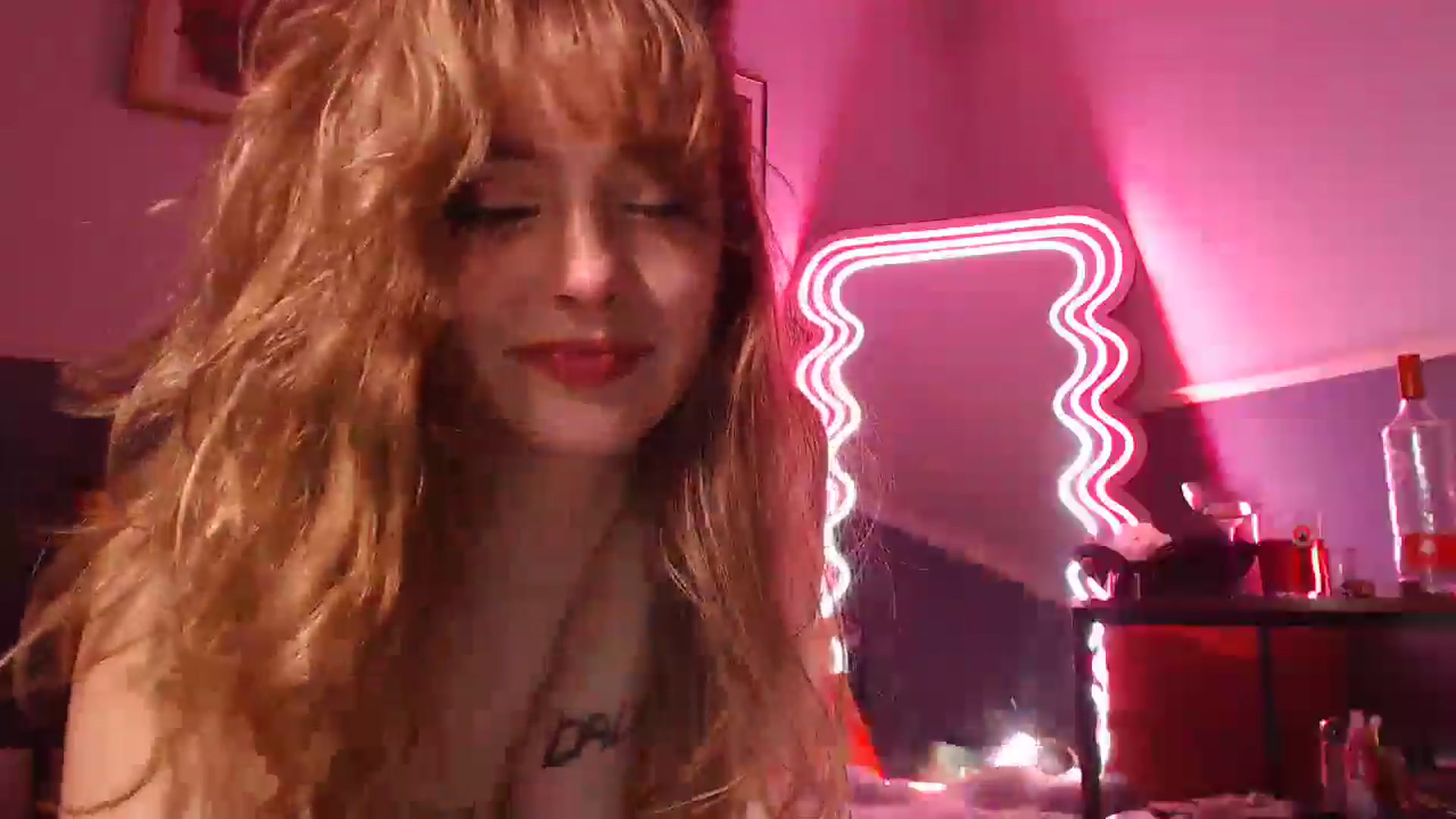 Gallery image thumbnail from KittyCash3w's myfreecams stream on, 10/01/2024, 03:42 image 6 of 20
