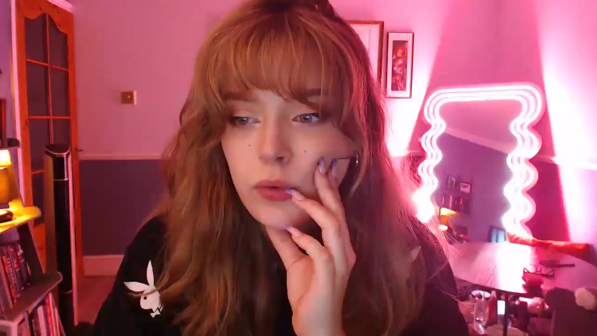 Gallery image thumbnail from KittyCash3w's myfreecams stream on, 10/02/2024, 19:54 image 10 of 20
