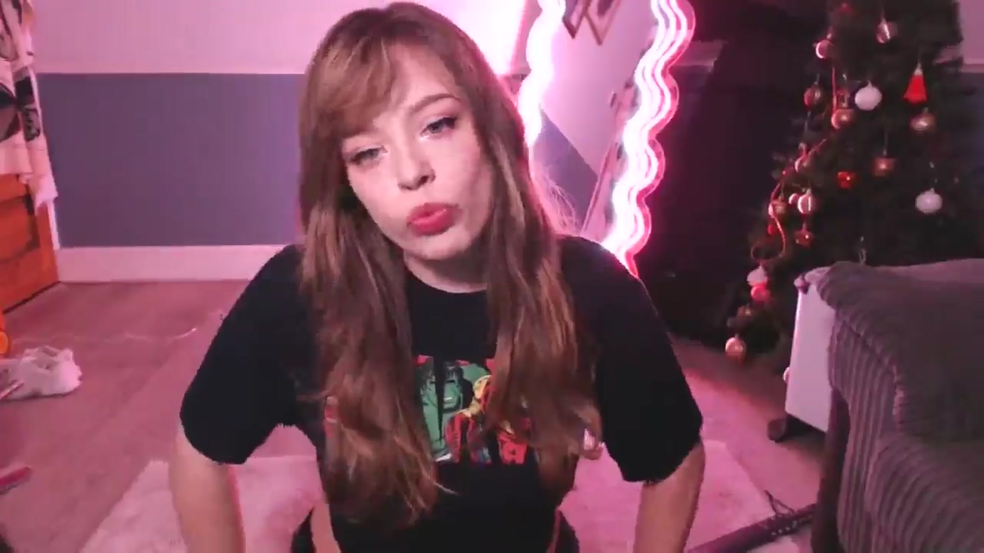 Gallery image thumbnail from KittyCash3w's myfreecams stream on, 12/02/2024, 19:52 image 20 of 20