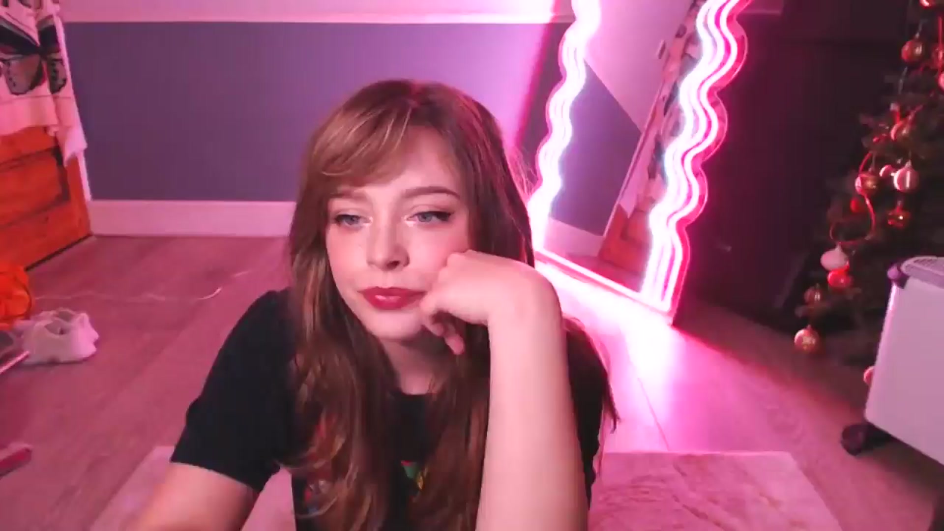 Gallery image thumbnail from KittyCash3w's myfreecams stream on, 12/02/2024, 20:45 image 6 of 20