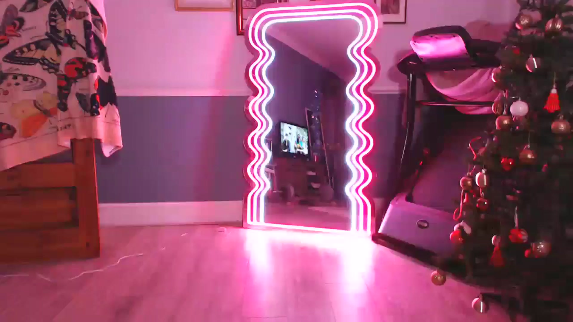 Gallery image thumbnail from KittyCash3w's myfreecams stream on, 12/03/2024, 19:24 image 12 of 20