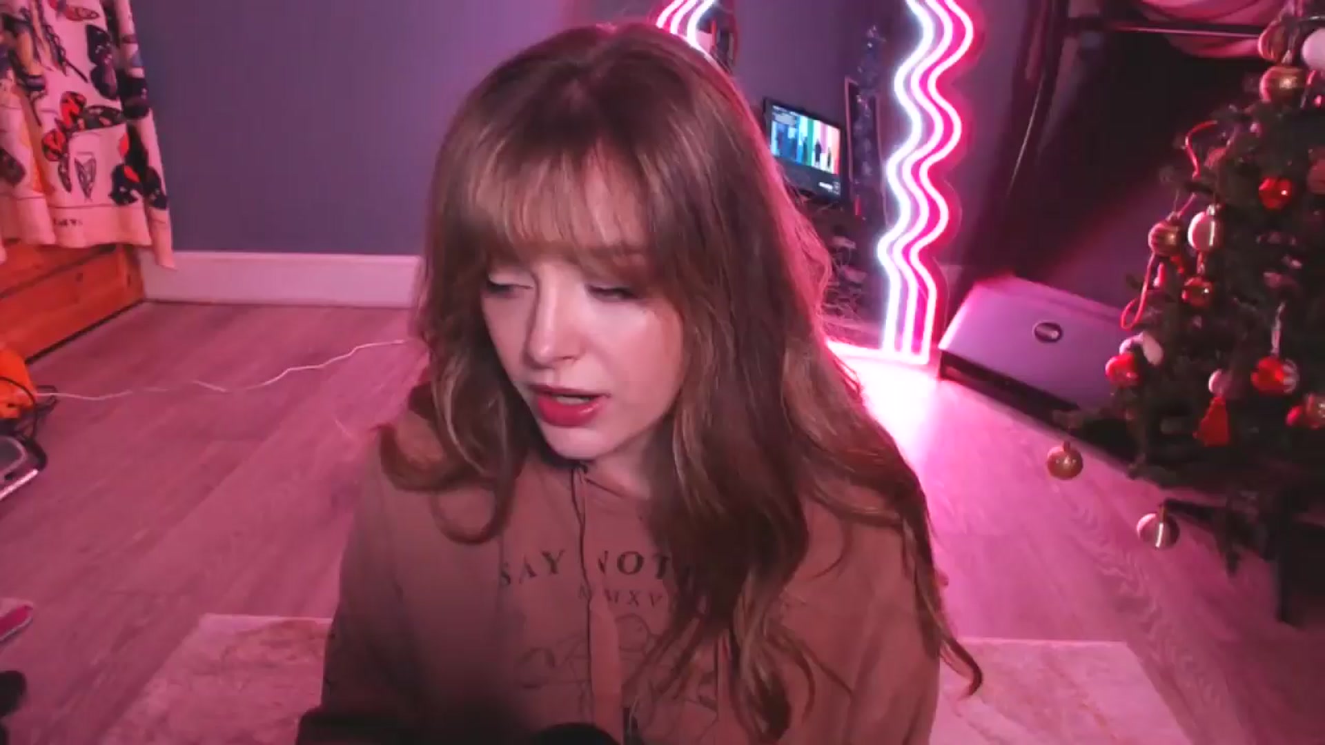 Gallery image thumbnail from KittyCash3w's myfreecams stream on, 12/03/2024, 19:24 image 5 of 20