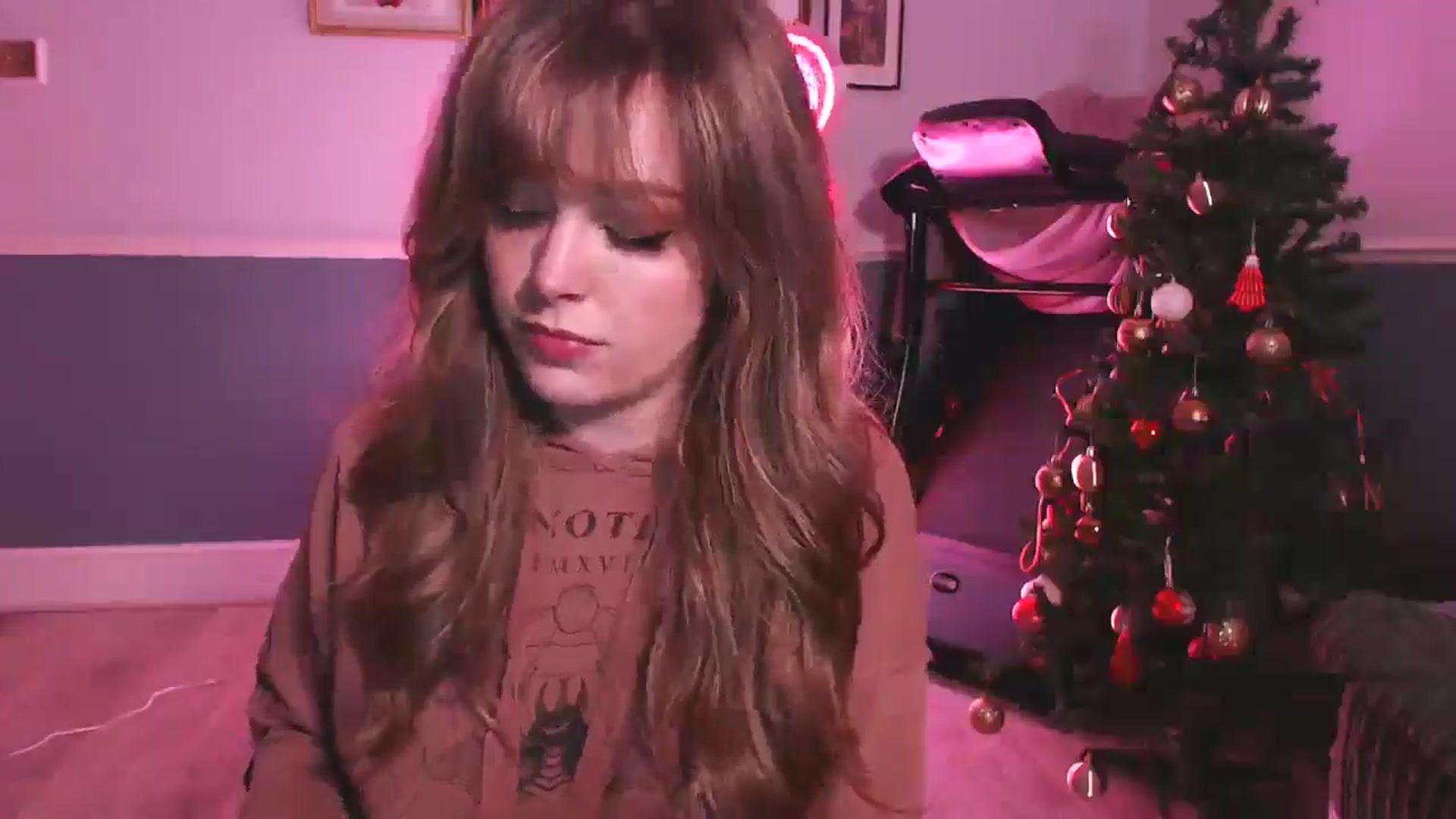 Gallery image thumbnail from KittyCash3w's myfreecams stream on, 12/03/2024, 19:24 image 11 of 20
