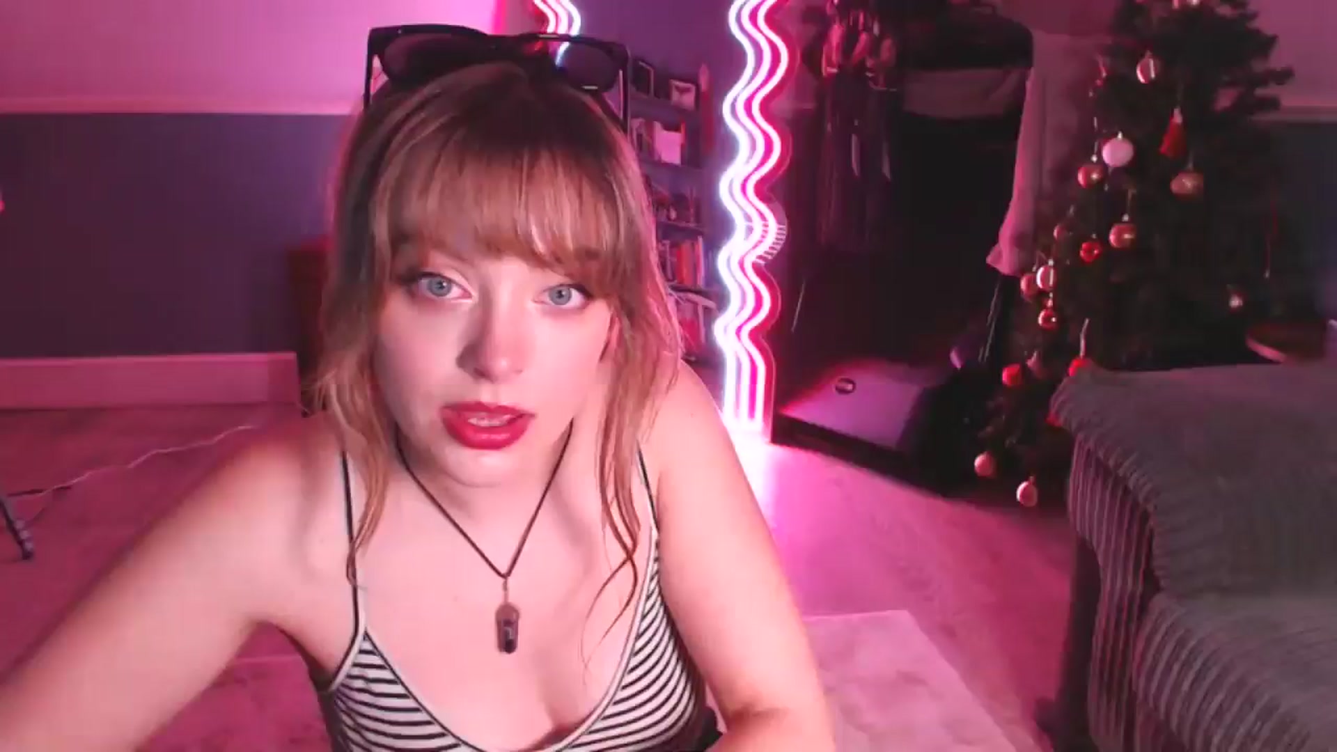 Gallery image thumbnail from KittyCash3w's myfreecams stream on, 12/04/2024, 22:34 image 6 of 20