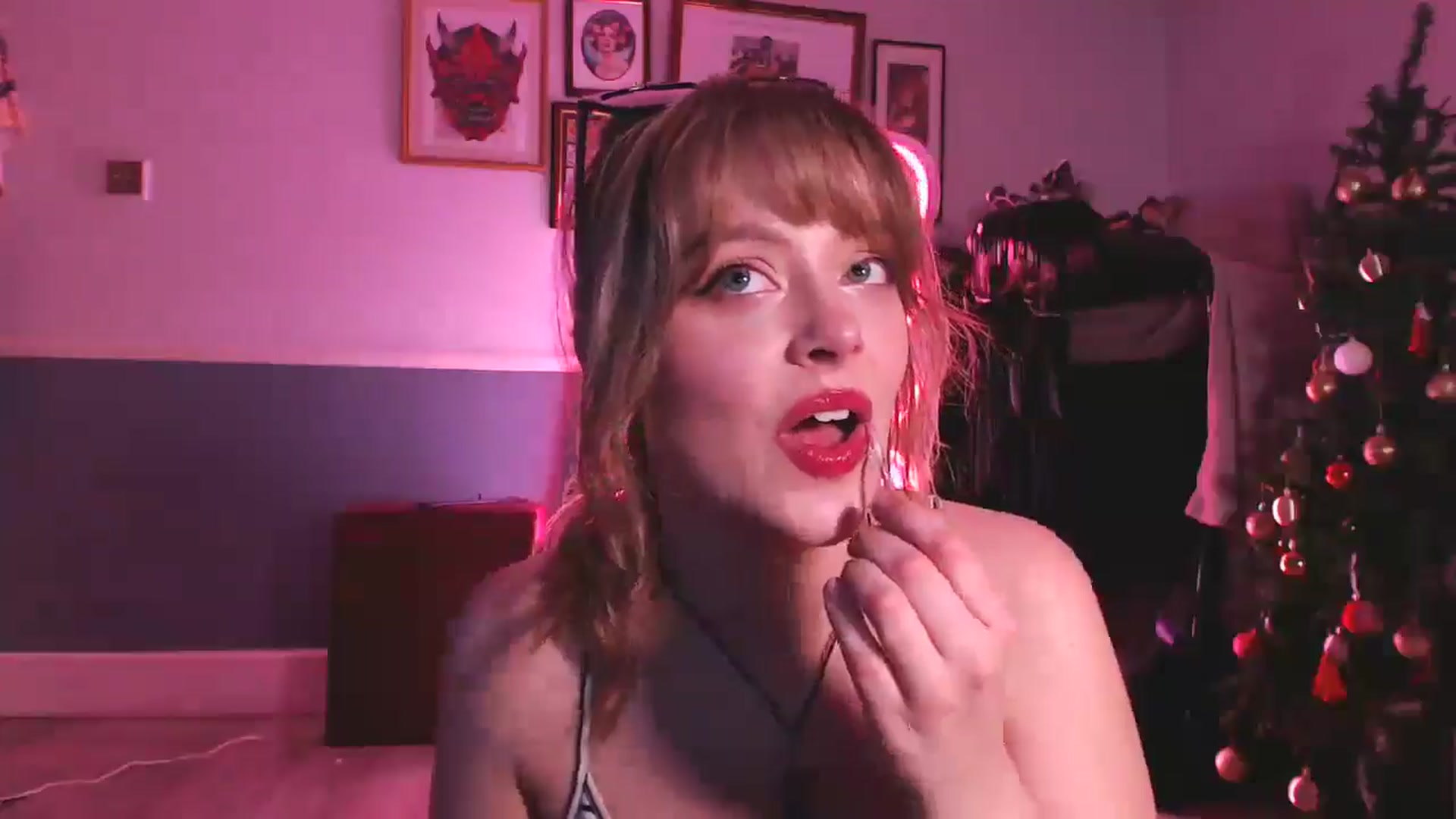 Gallery image thumbnail from KittyCash3w's myfreecams stream on, 12/04/2024, 22:34 image 5 of 20