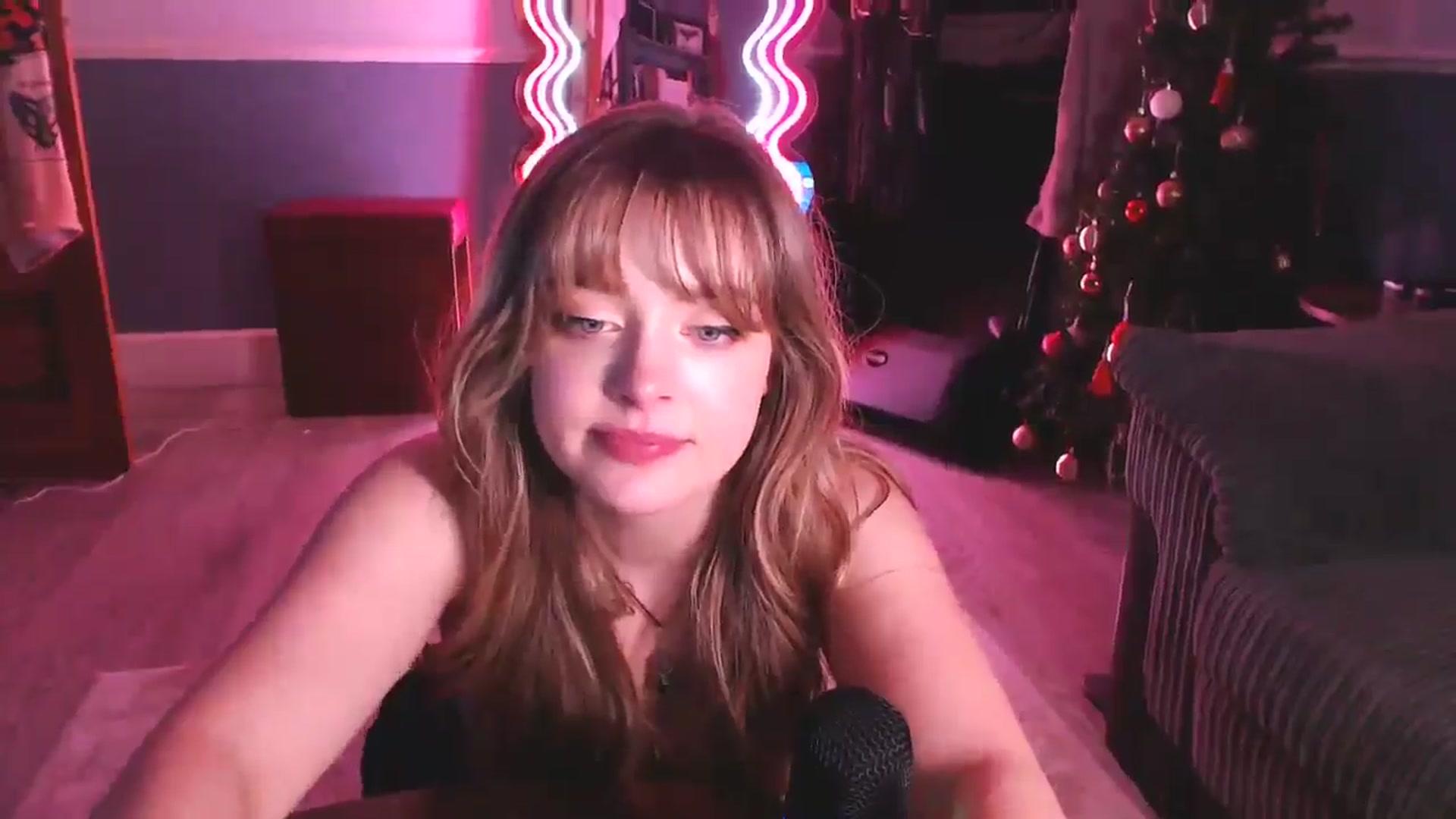 Gallery image thumbnail from KittyCash3w's myfreecams stream on, 12/04/2024, 22:34 image 12 of 20