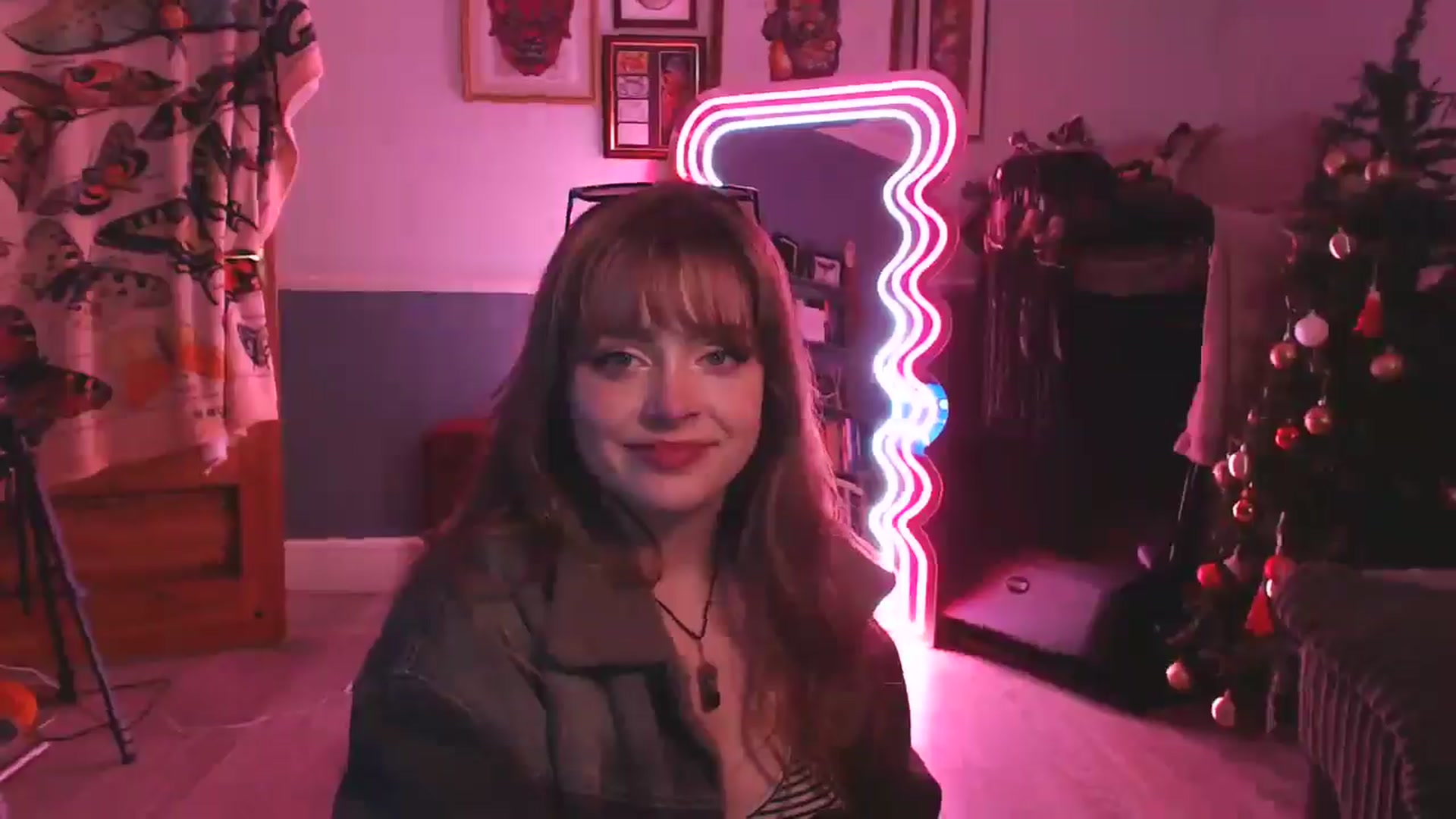 Gallery image thumbnail from KittyCash3w's myfreecams stream on, 12/04/2024, 22:34 image 14 of 20