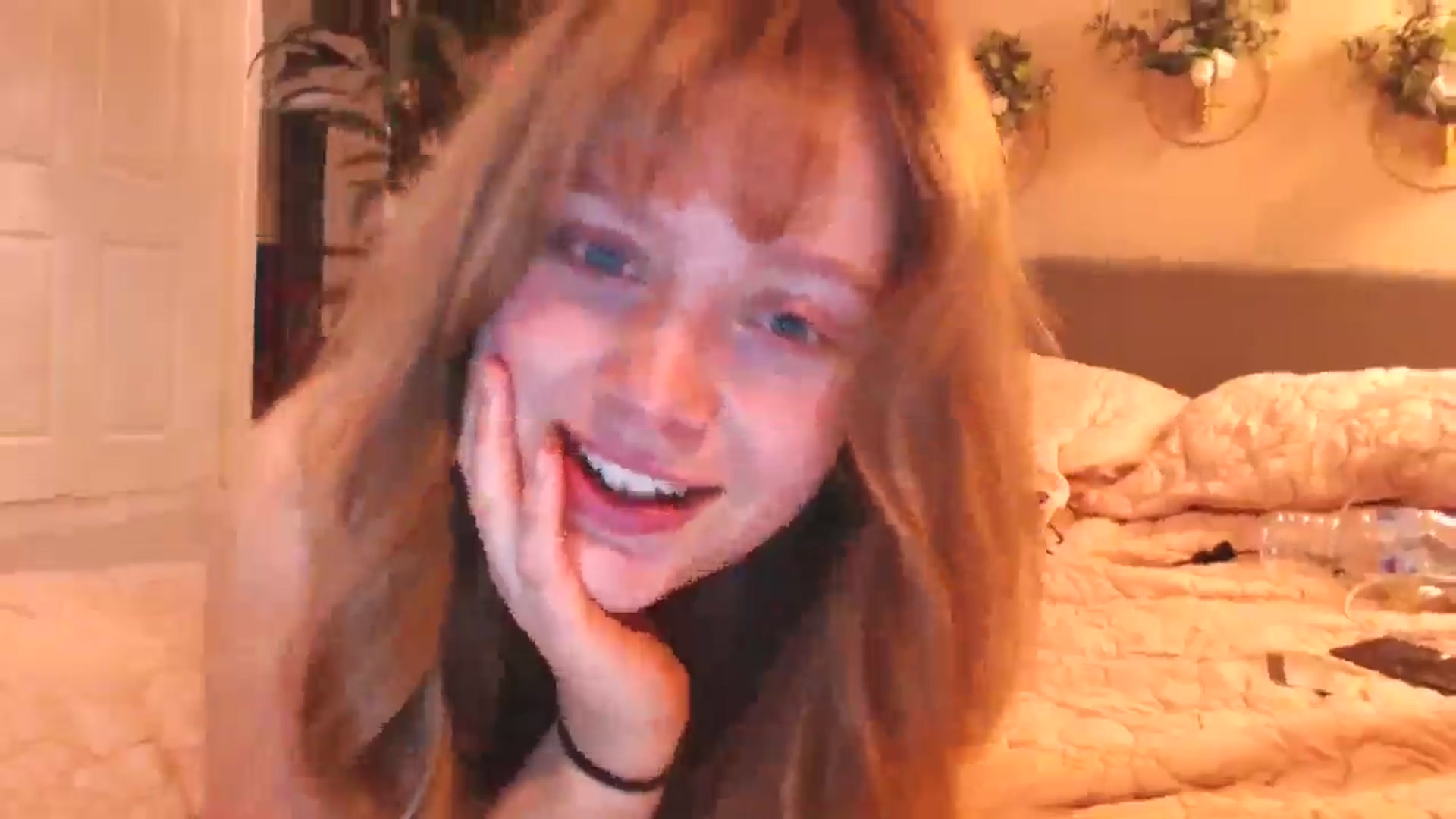 Gallery image thumbnail from KittyCash3w's myfreecams stream on, 12/10/2024, 19:49 image 12 of 20
