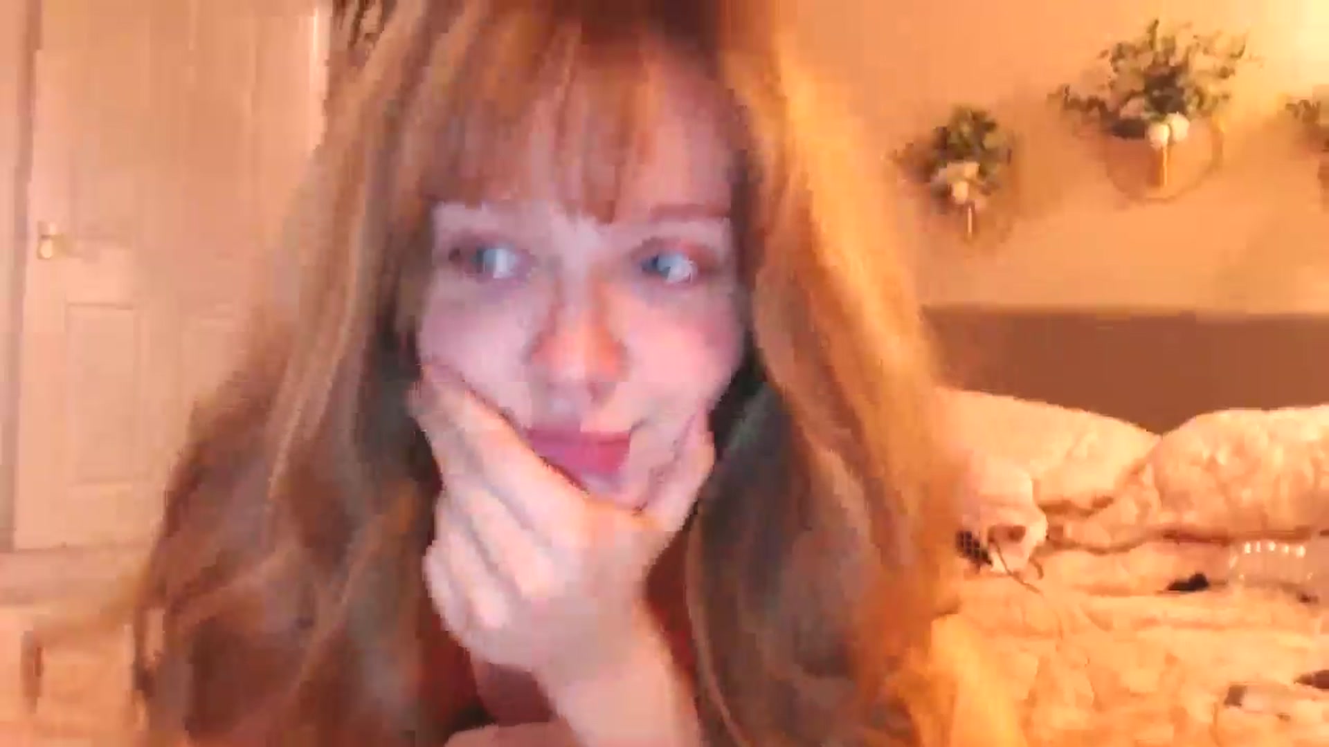 Gallery image thumbnail from KittyCash3w's myfreecams stream on, 12/10/2024, 19:49 image 19 of 20