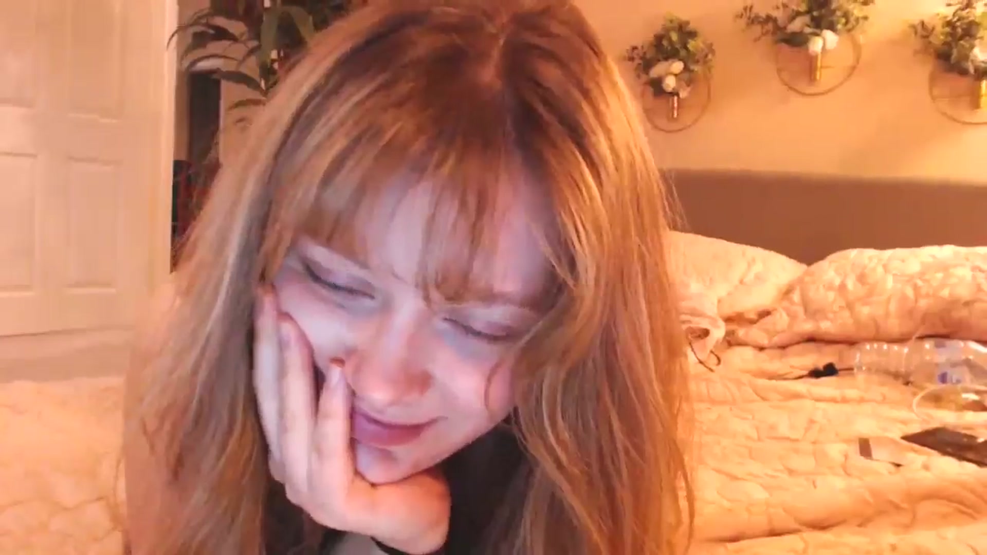 Gallery image thumbnail from KittyCash3w's myfreecams stream on, 12/10/2024, 19:49 image 14 of 20