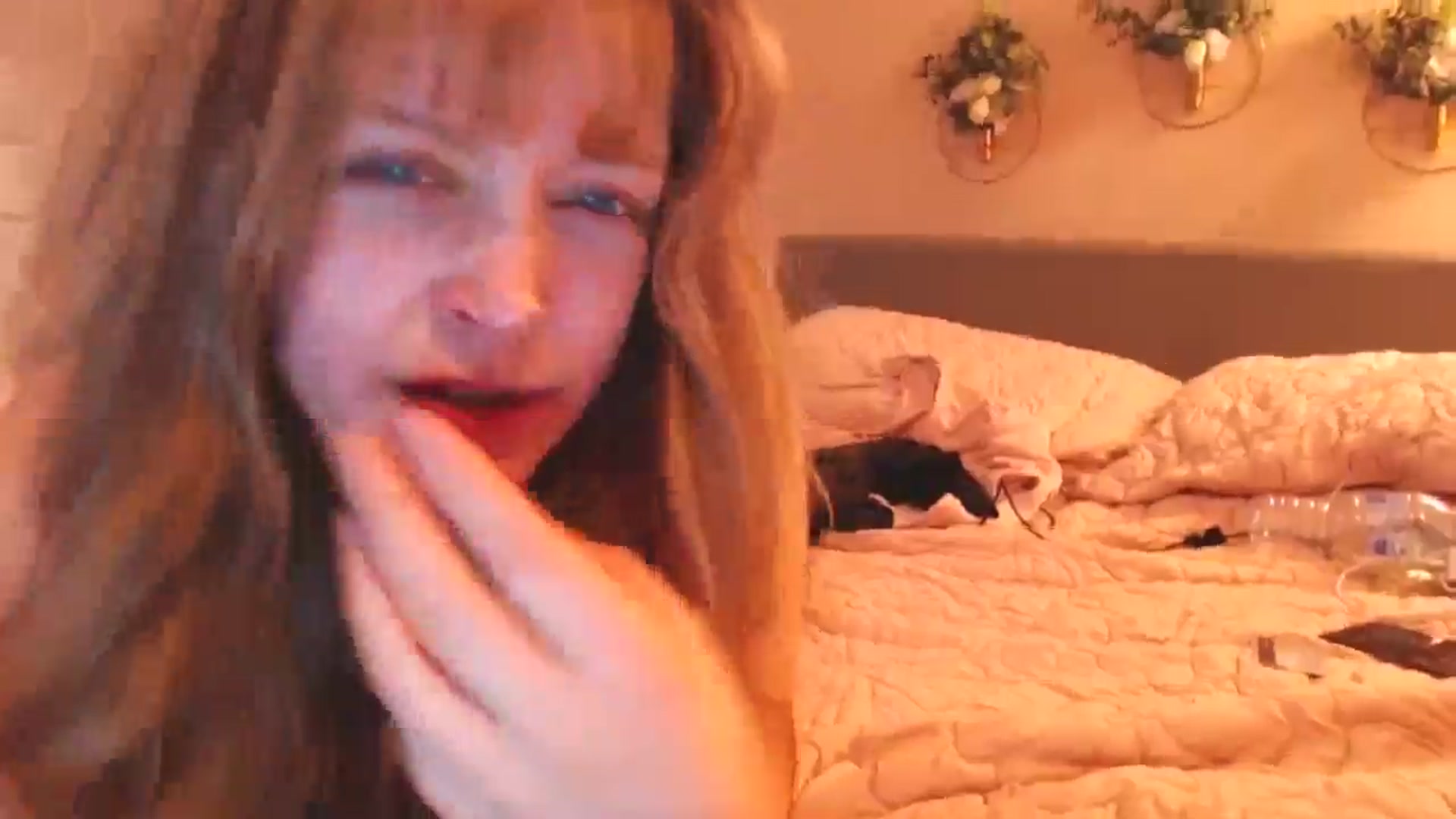 Gallery image thumbnail from KittyCash3w's myfreecams stream on, 12/10/2024, 19:49 image 8 of 20