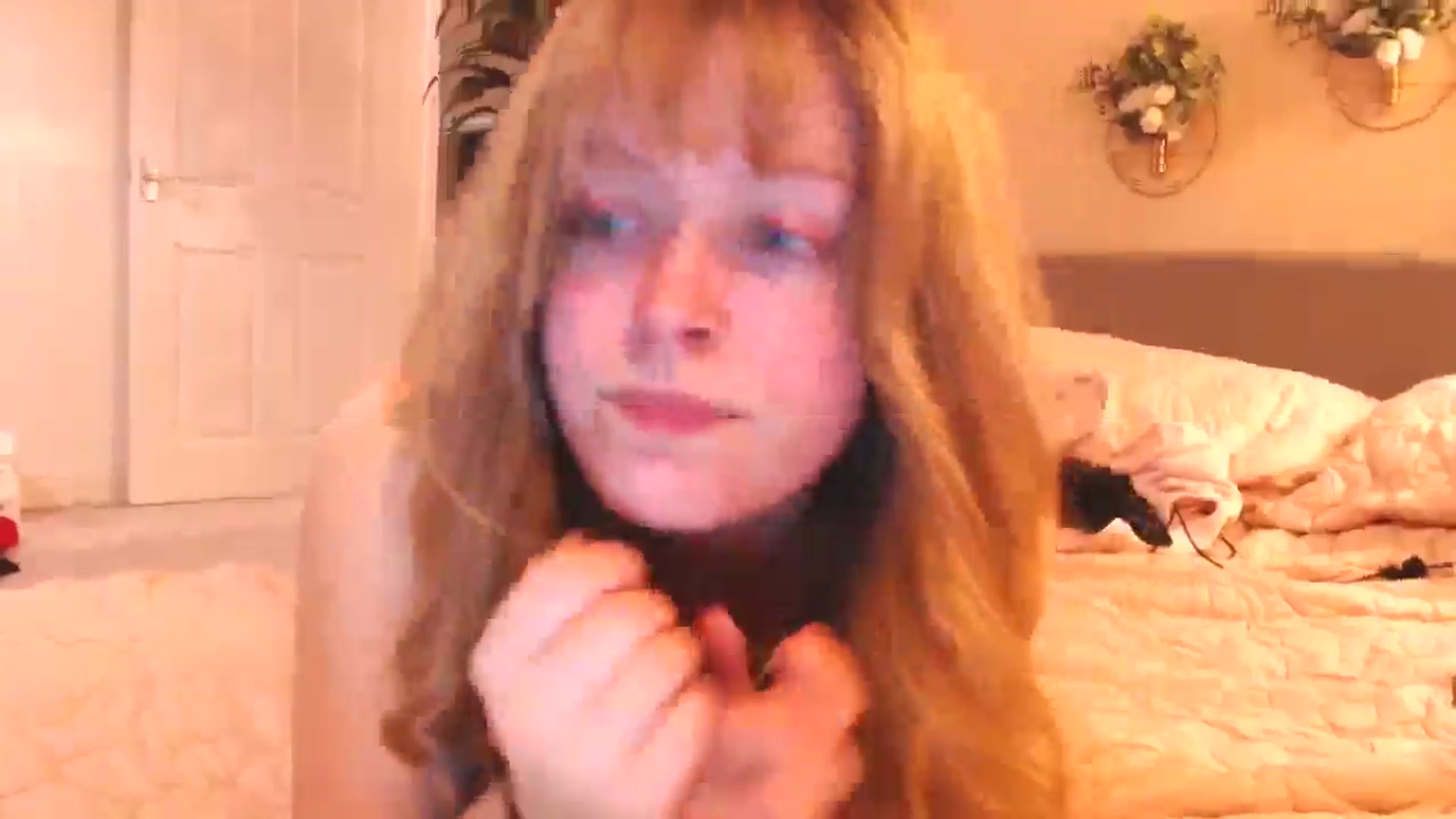 Gallery image thumbnail from KittyCash3w's myfreecams stream on, 12/10/2024, 19:49 image 3 of 20