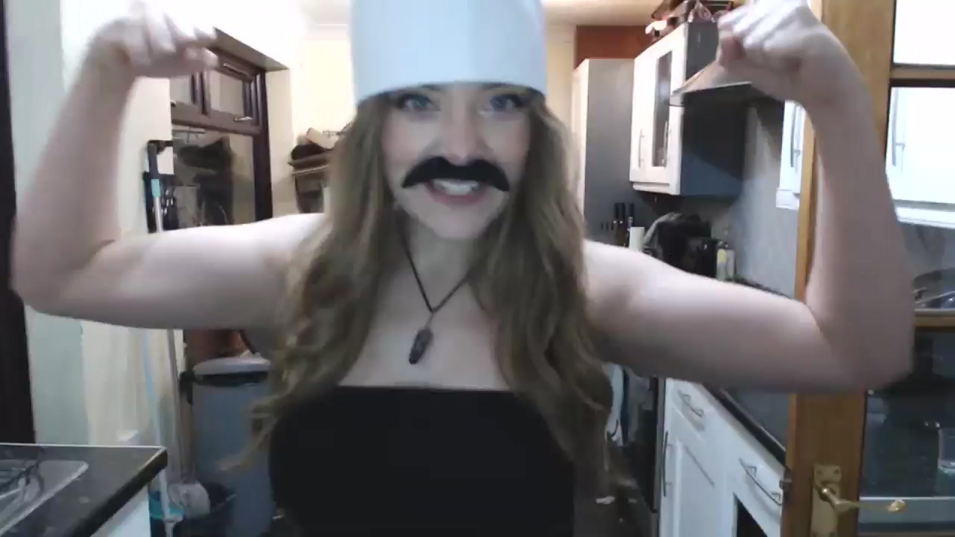 Gallery image thumbnail from KittyCash3w's myfreecams stream on, 12/18/2024, 19:12 image 1 of 20