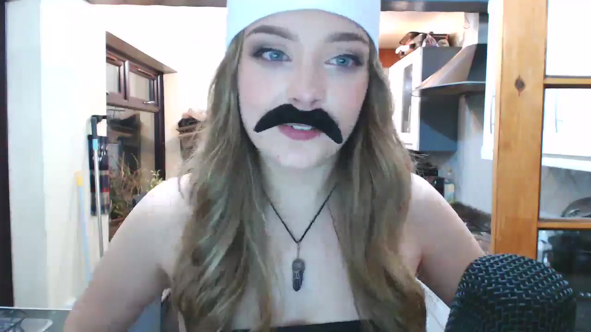 Gallery image thumbnail from KittyCash3w's myfreecams stream on, 12/18/2024, 19:12 image 10 of 20