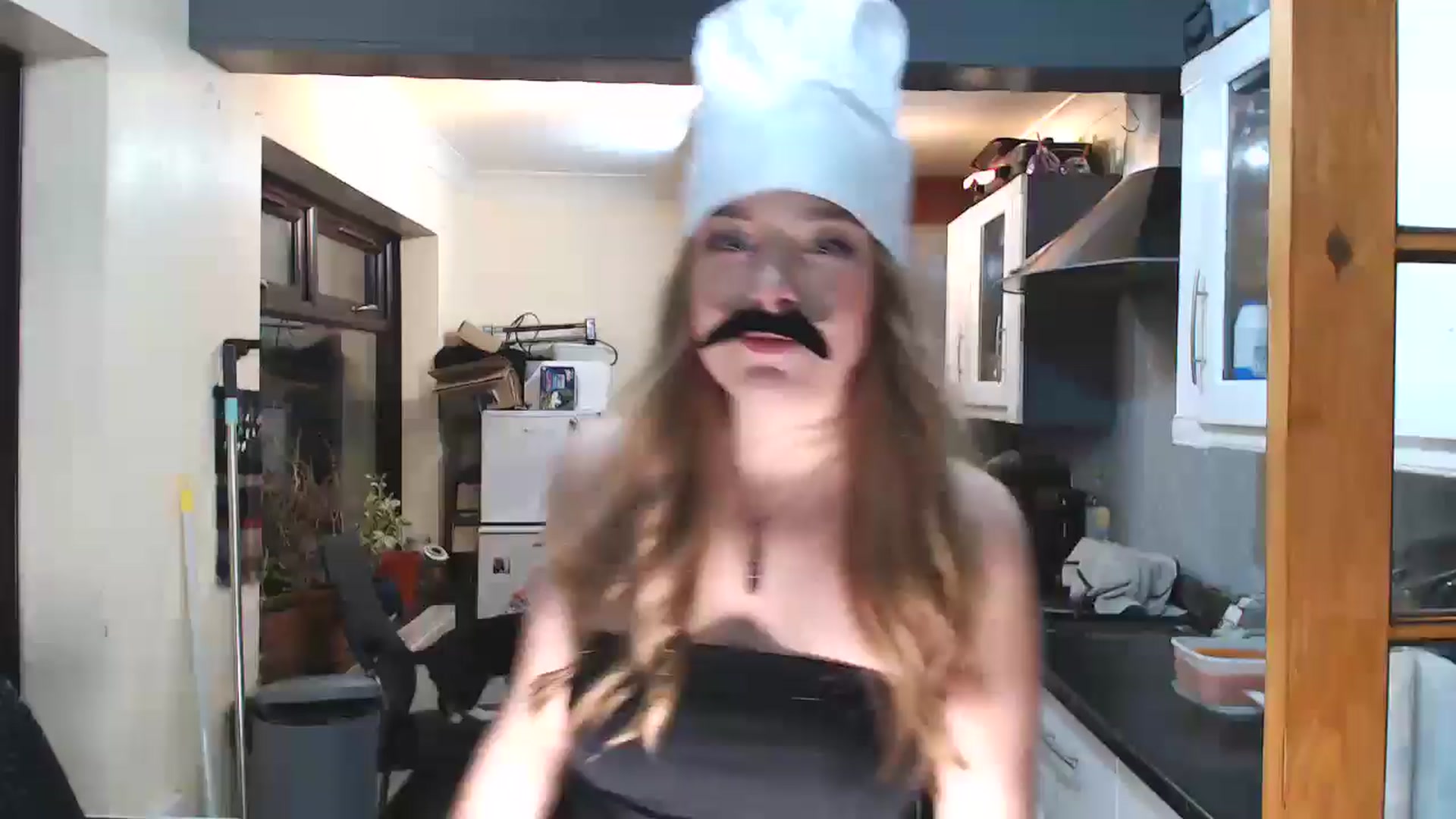 Gallery image thumbnail from KittyCash3w's myfreecams stream on, 12/18/2024, 20:35 image 1 of 20