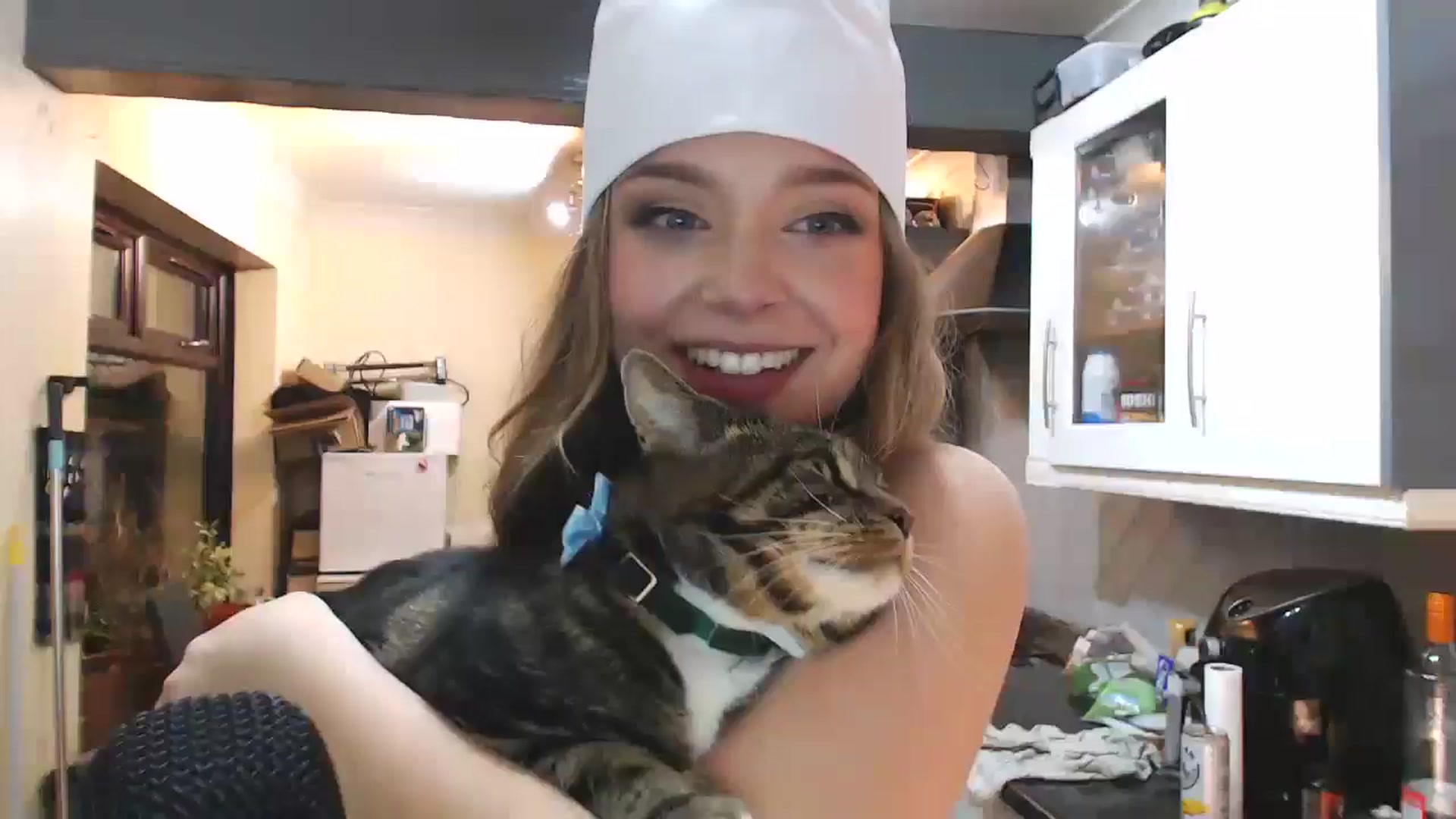 Gallery image thumbnail from KittyCash3w's myfreecams stream on, 12/18/2024, 20:35 image 16 of 20