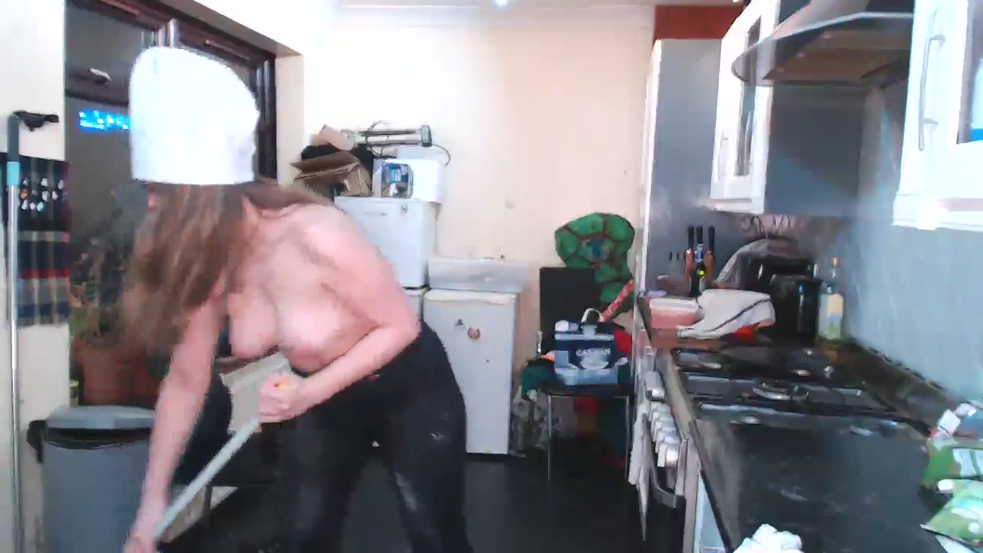 Gallery image thumbnail from KittyCash3w's myfreecams stream on, 12/18/2024, 20:35 image 12 of 20