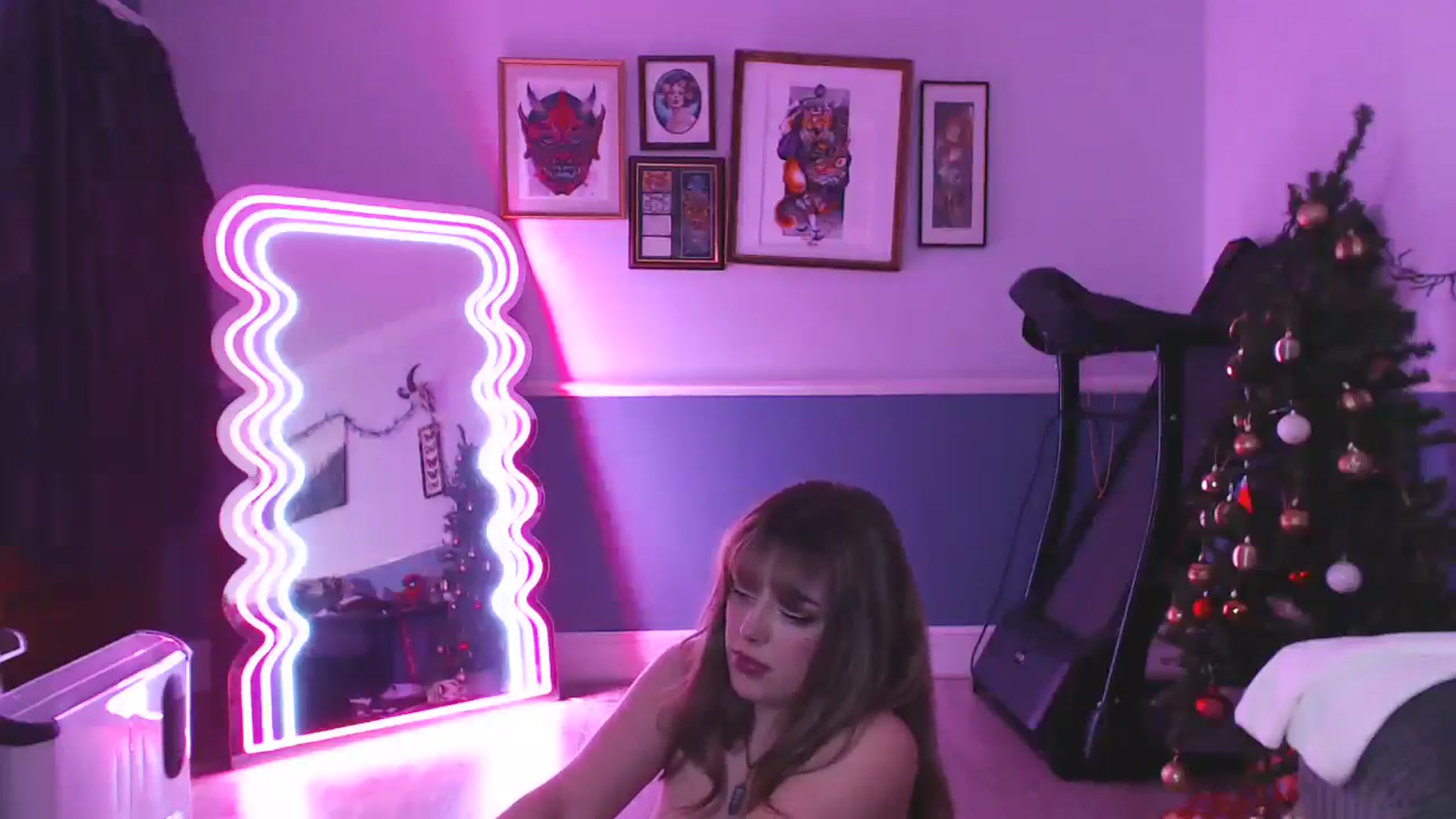 Gallery image thumbnail from KittyCash3w's myfreecams stream on, 12/20/2024, 23:17 image 17 of 20
