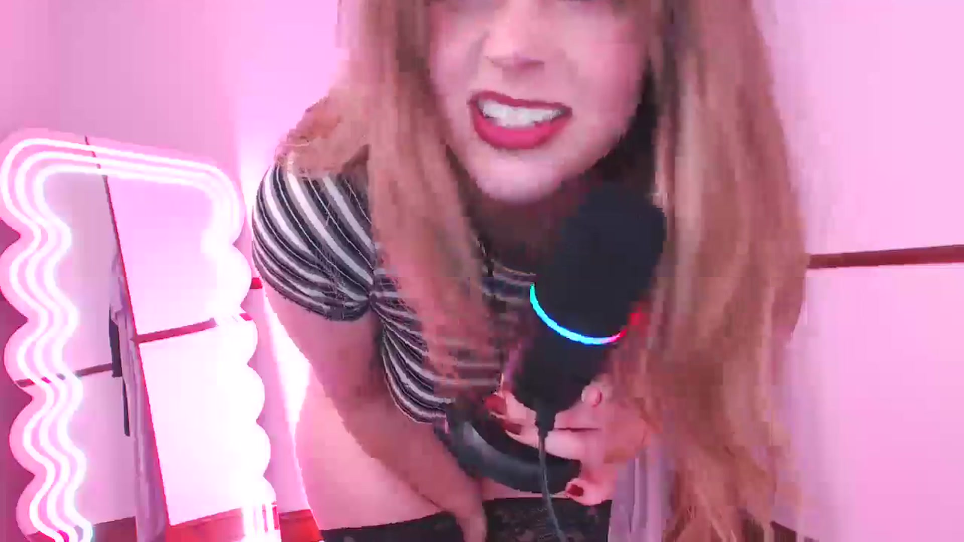 Gallery image thumbnail from KittyCash3w's myfreecams stream on, 01/15/2025, 22:09 image 3 of 20