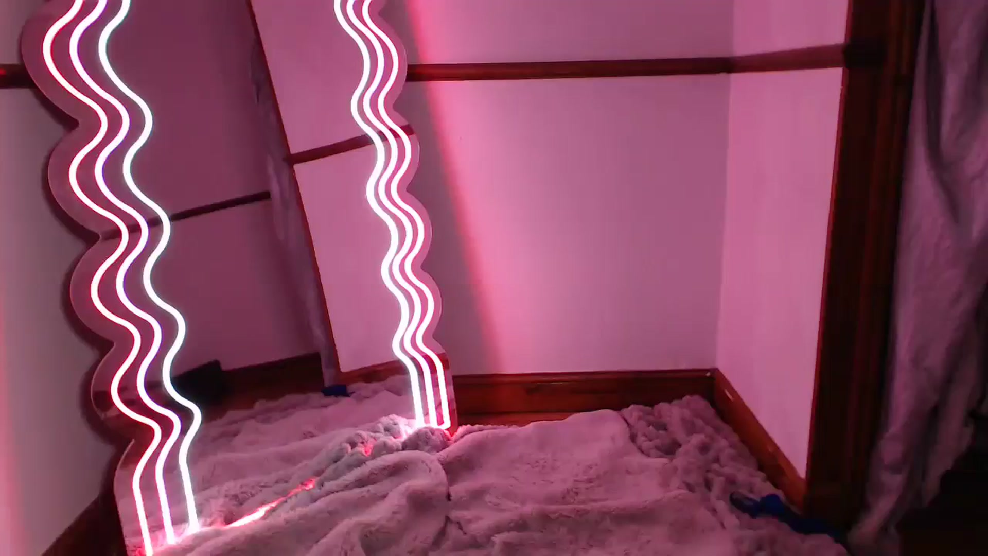Gallery image thumbnail from KittyCash3w's myfreecams stream on, 01/24/2025, 23:19 image 1 of 20