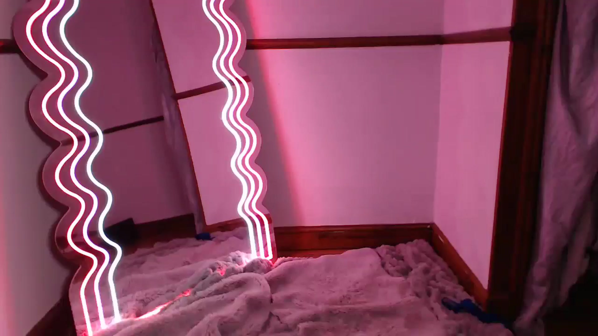 Gallery image thumbnail from KittyCash3w's myfreecams stream on, 01/24/2025, 23:19 image 4 of 20