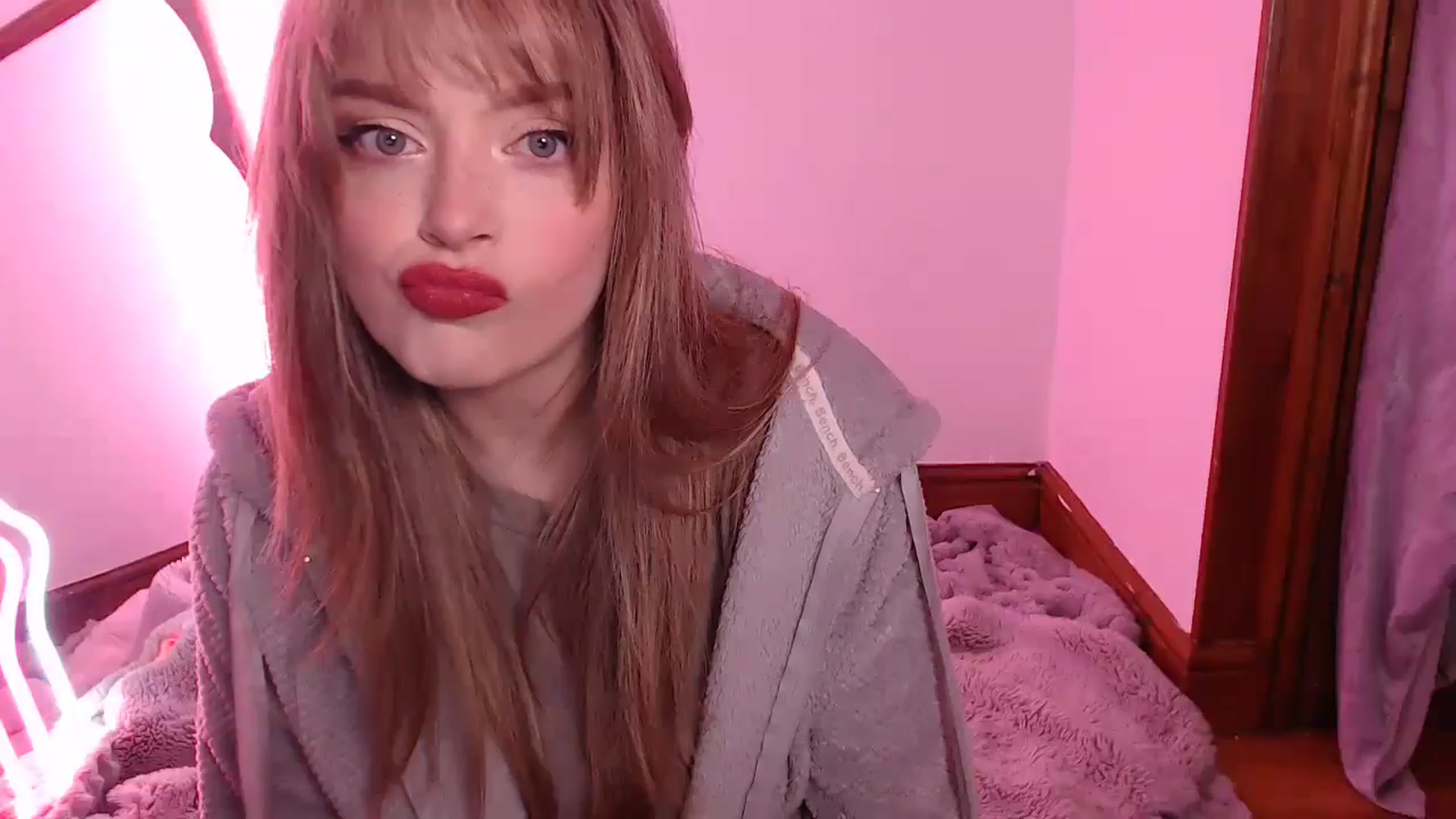 Gallery image thumbnail from KittyCash3w's myfreecams stream on, 01/25/2025, 19:46 image 10 of 20