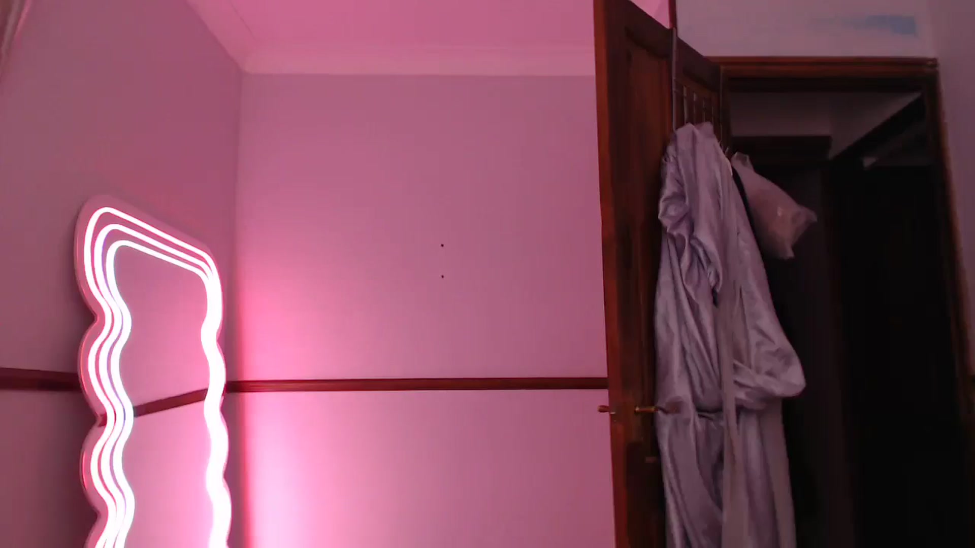 Gallery image thumbnail from KittyCash3w's myfreecams stream on, 02/15/2025, 19:40 image 9 of 20
