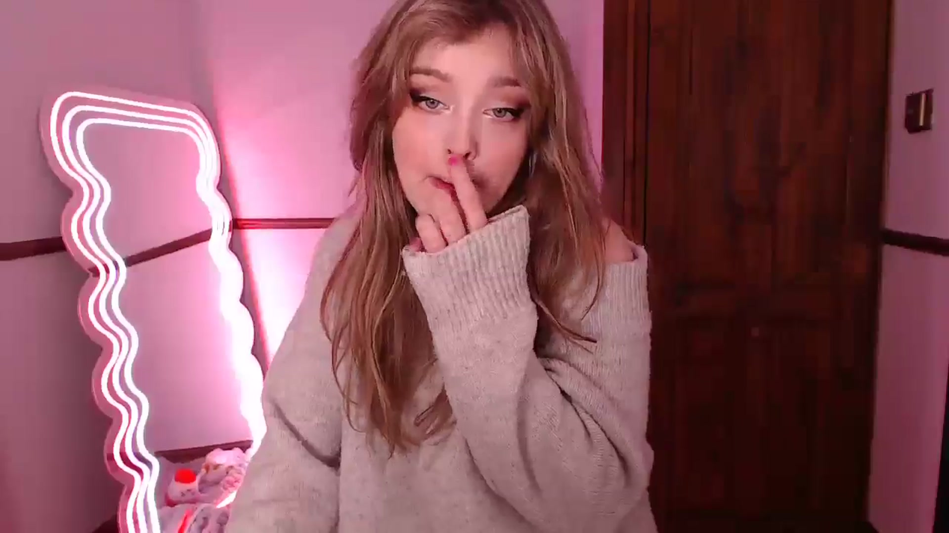 Gallery image thumbnail from KittyCash3w's myfreecams stream on, 02/19/2025, 19:54 image 9 of 20