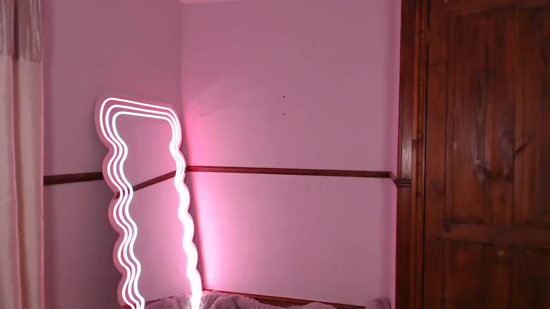 Gallery image thumbnail from KittyCash3w's myfreecams stream on, 02/20/2025, 22:28 image 2 of 20