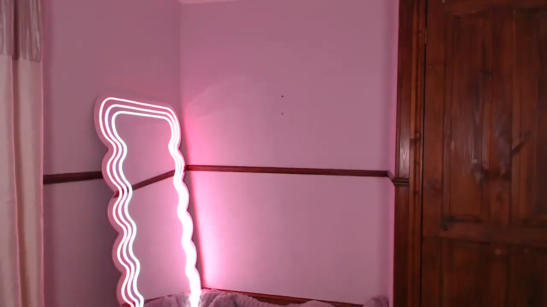 Gallery image thumbnail from KittyCash3w's myfreecams stream on, 02/20/2025, 22:28 image 3 of 20