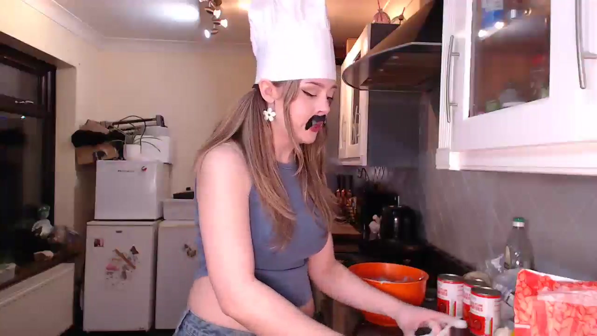 Gallery image thumbnail from KittyCash3w's myfreecams stream on, 02/26/2025, 19:10 image 16 of 20