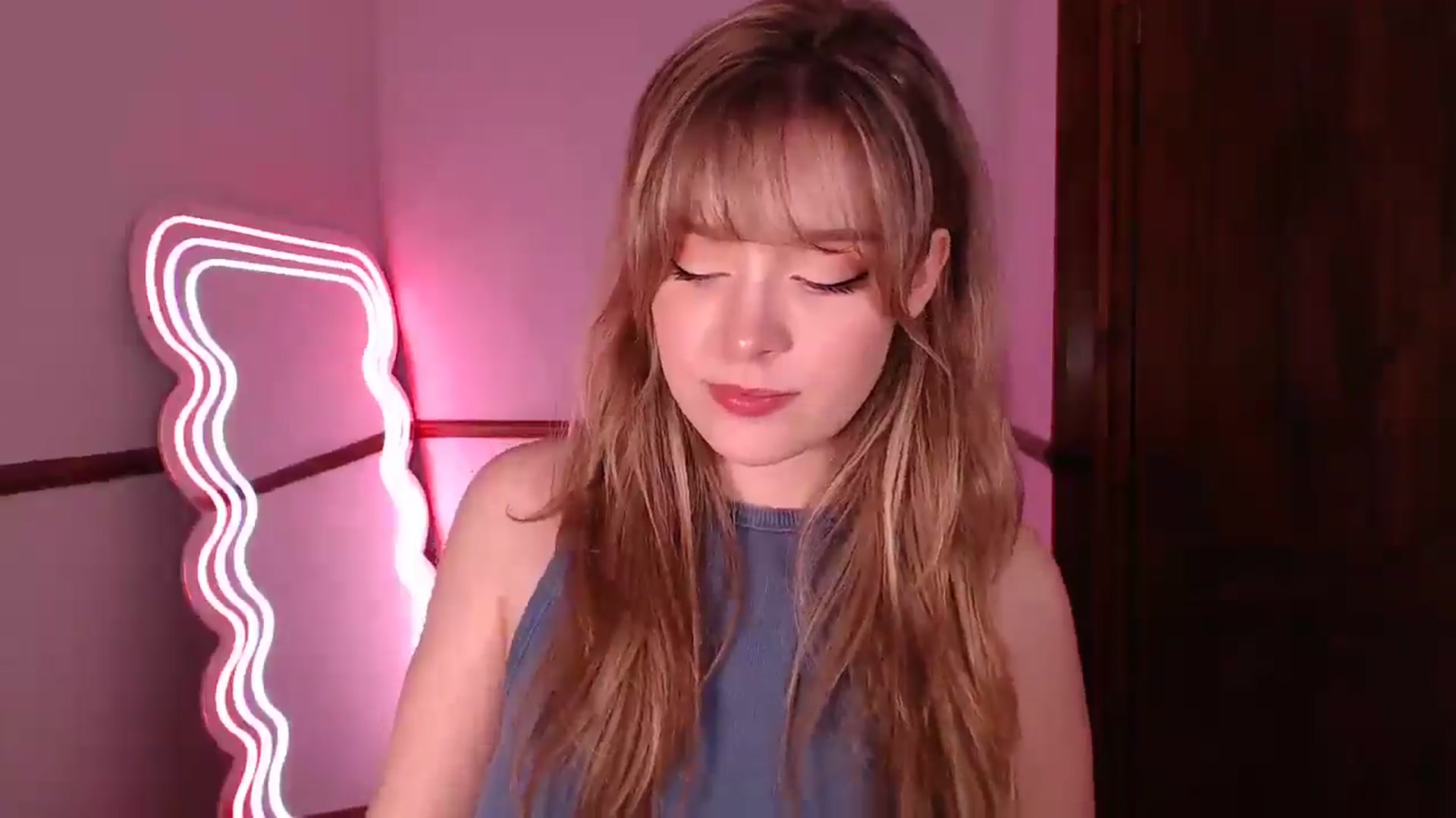 Gallery image thumbnail from KittyCash3w's myfreecams stream on, 03/05/2025, 18:31 image 18 of 20