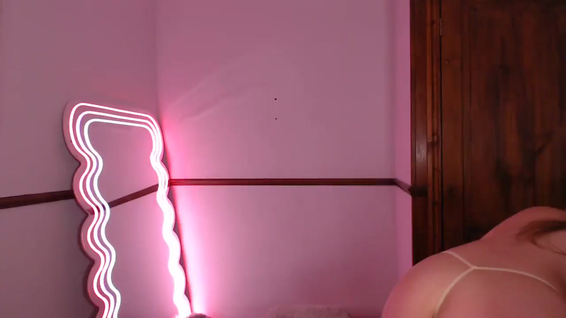 Gallery image thumbnail from KittyCash3w's myfreecams stream on, 03/05/2025, 19:08 image 6 of 20