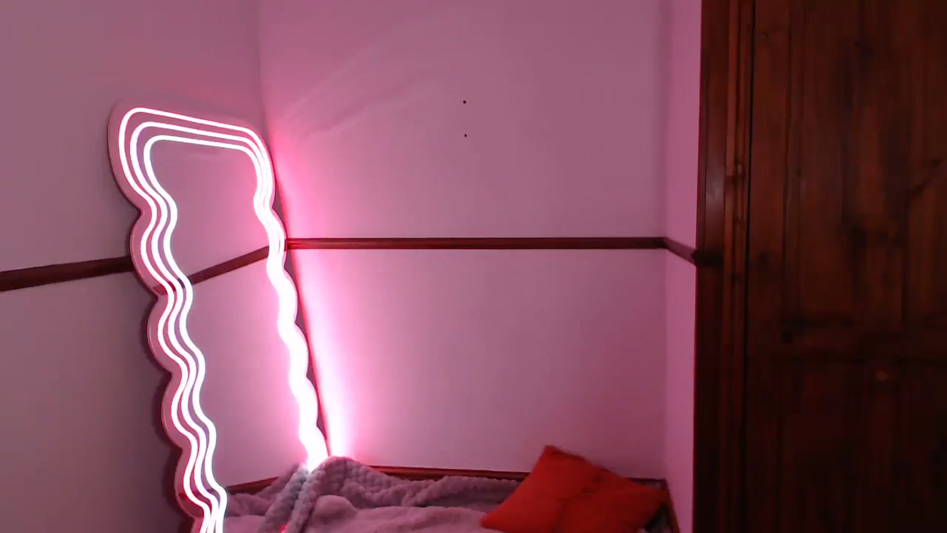 Gallery image thumbnail from KittyCash3w's myfreecams stream on, 03/05/2025, 20:13 image 6 of 20