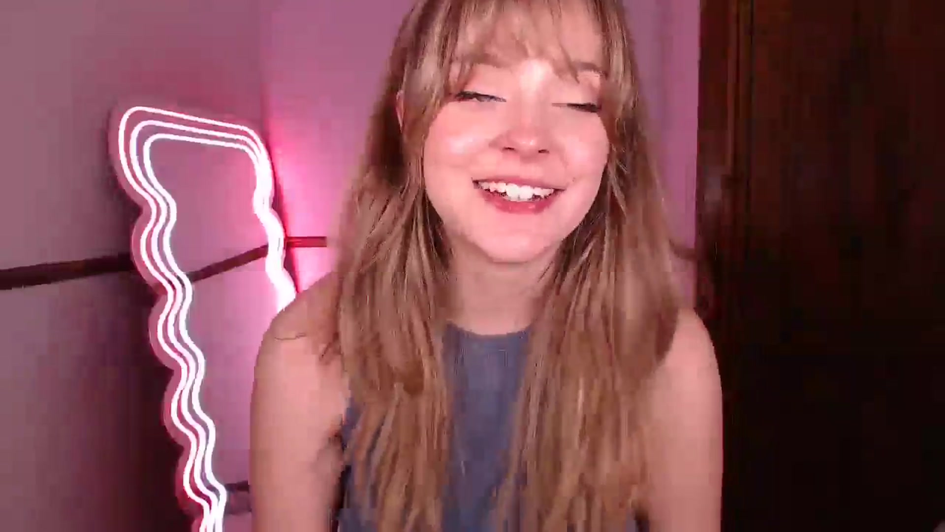 Gallery image thumbnail from KittyCash3w's myfreecams stream on, 03/05/2025, 20:13 image 8 of 20