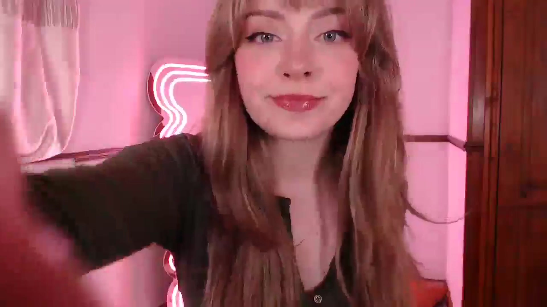 Gallery image thumbnail from KittyCash3w's myfreecams stream on, 03/06/2025, 20:13 image 6 of 20