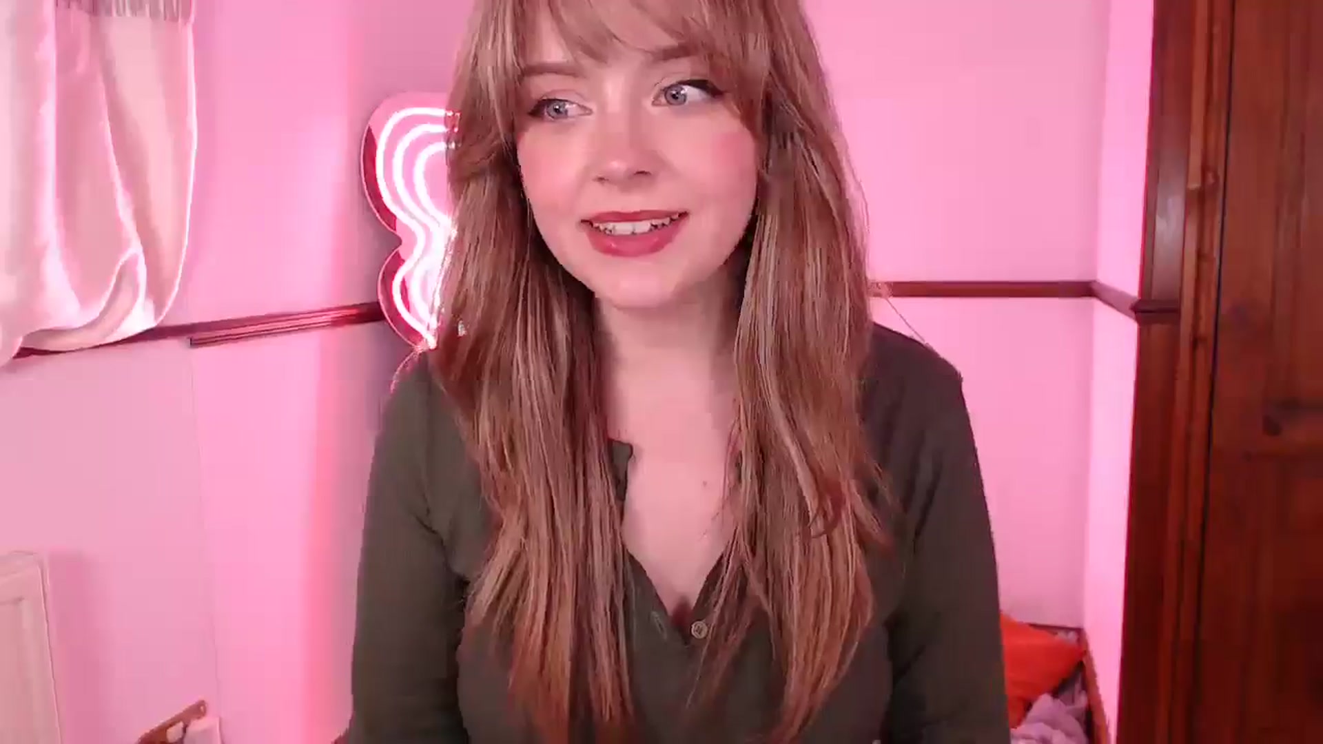 Gallery image thumbnail from KittyCash3w's myfreecams stream on, 03/06/2025, 20:13 image 7 of 20