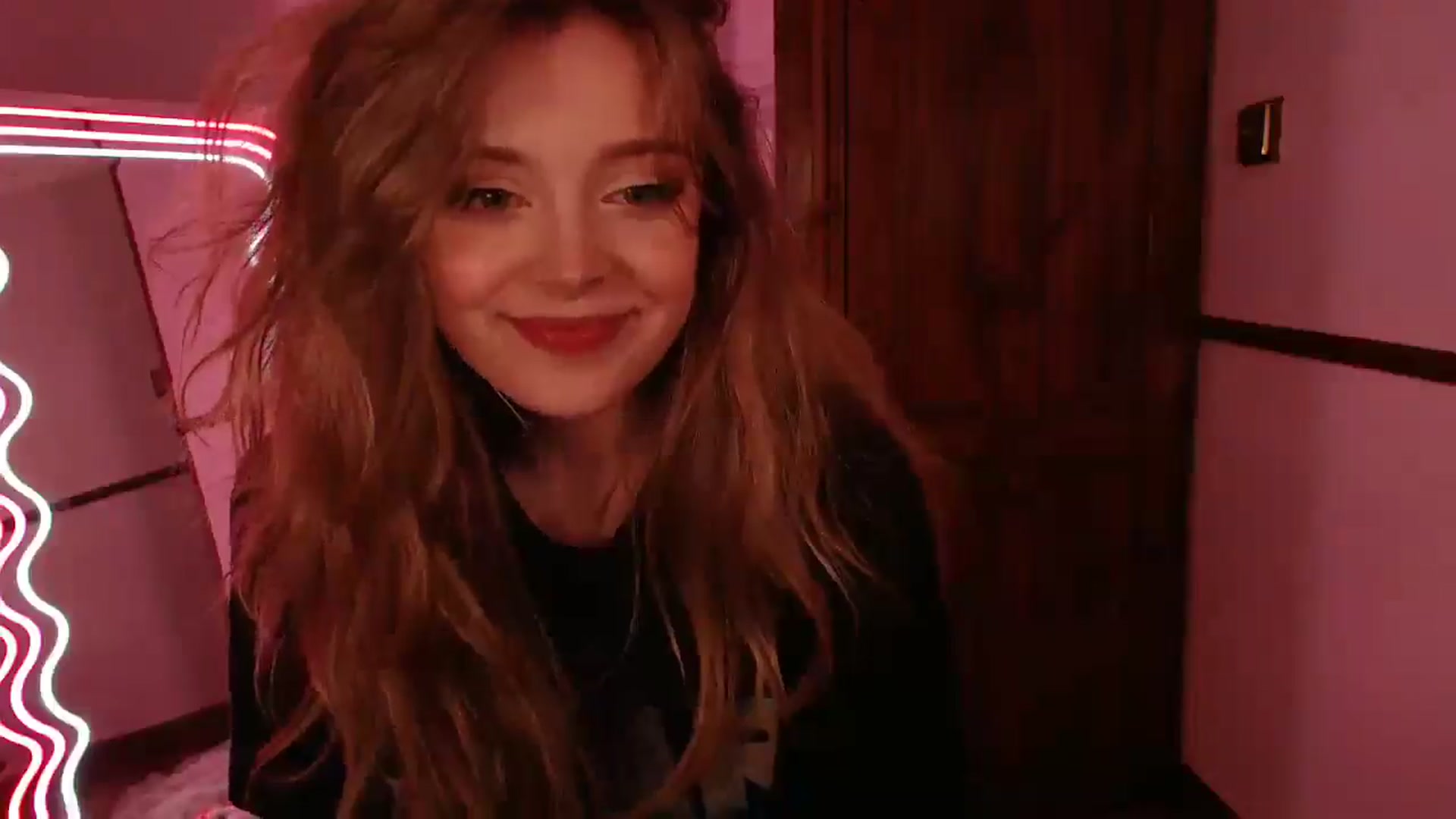 Gallery image thumbnail from KittyCash3w's myfreecams stream on, 03/13/2025, 20:16 image 19 of 20