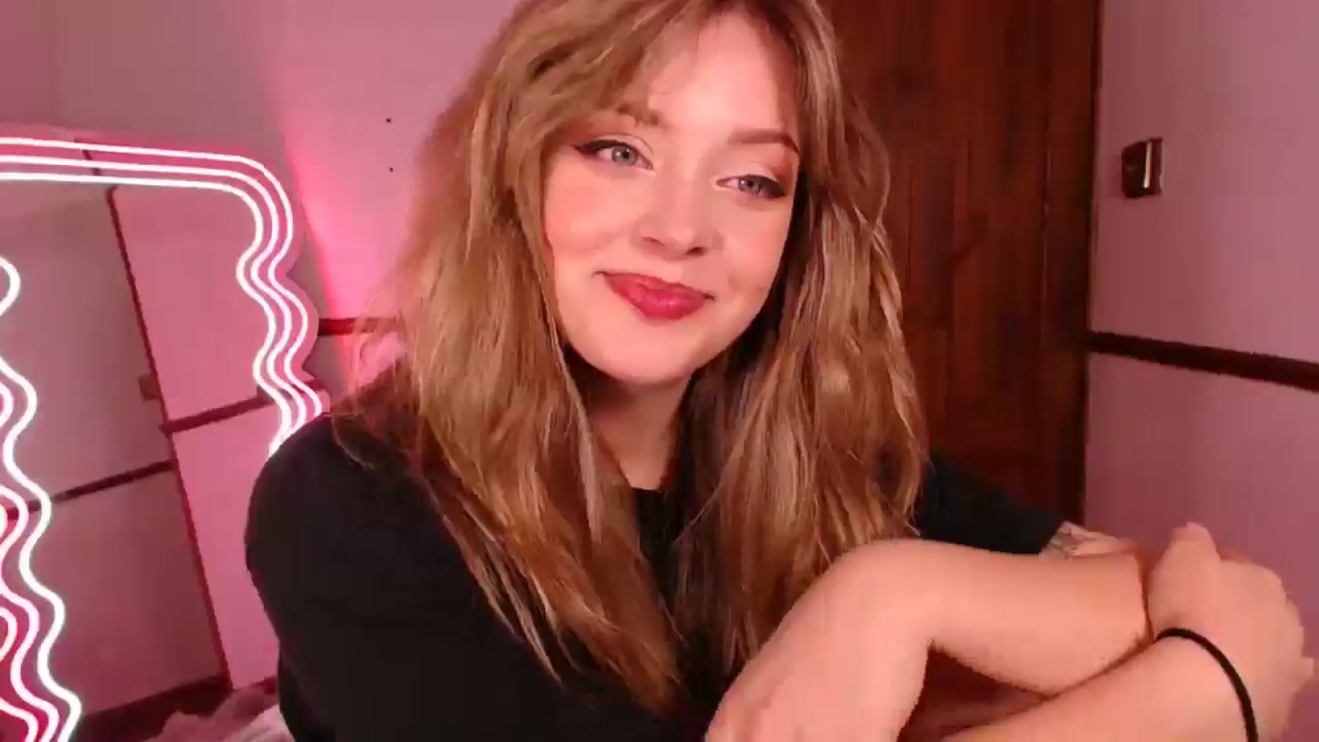 Gallery image thumbnail from KittyCash3w's myfreecams stream on, 03/13/2025, 20:16 image 9 of 20