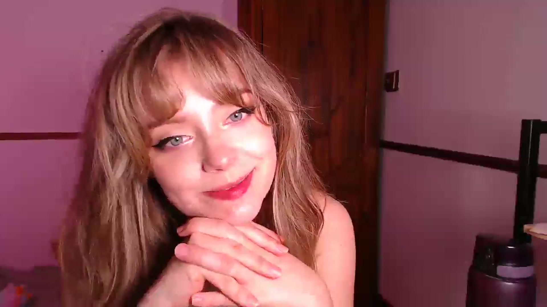 Gallery image thumbnail from KittyCash3w's myfreecams stream on, 03/27/2025, 18:49 image 20 of 20