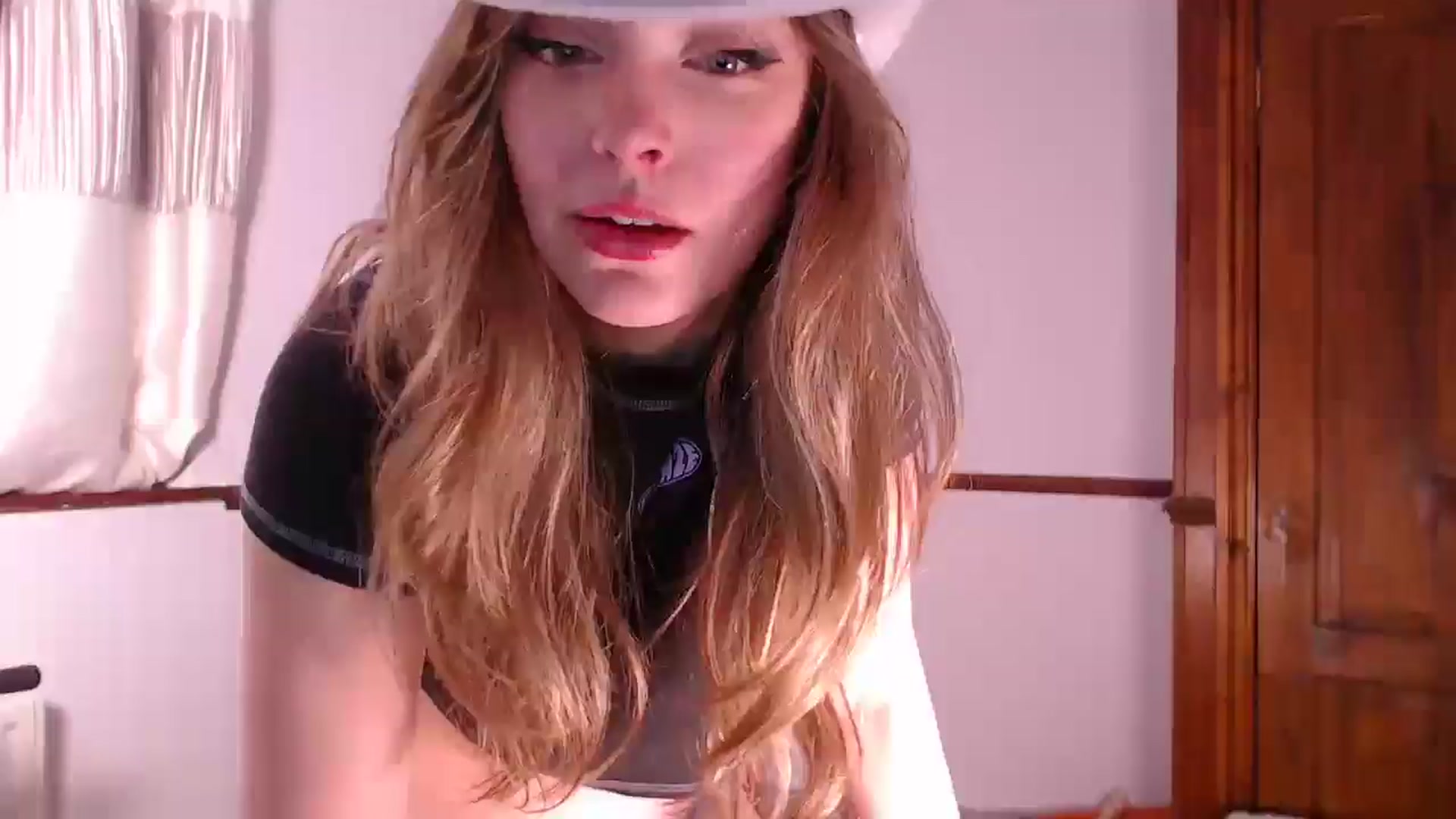 Gallery image thumbnail from KittyCash3w's myfreecams stream on, 03/28/2025, 21:57 image 20 of 20
