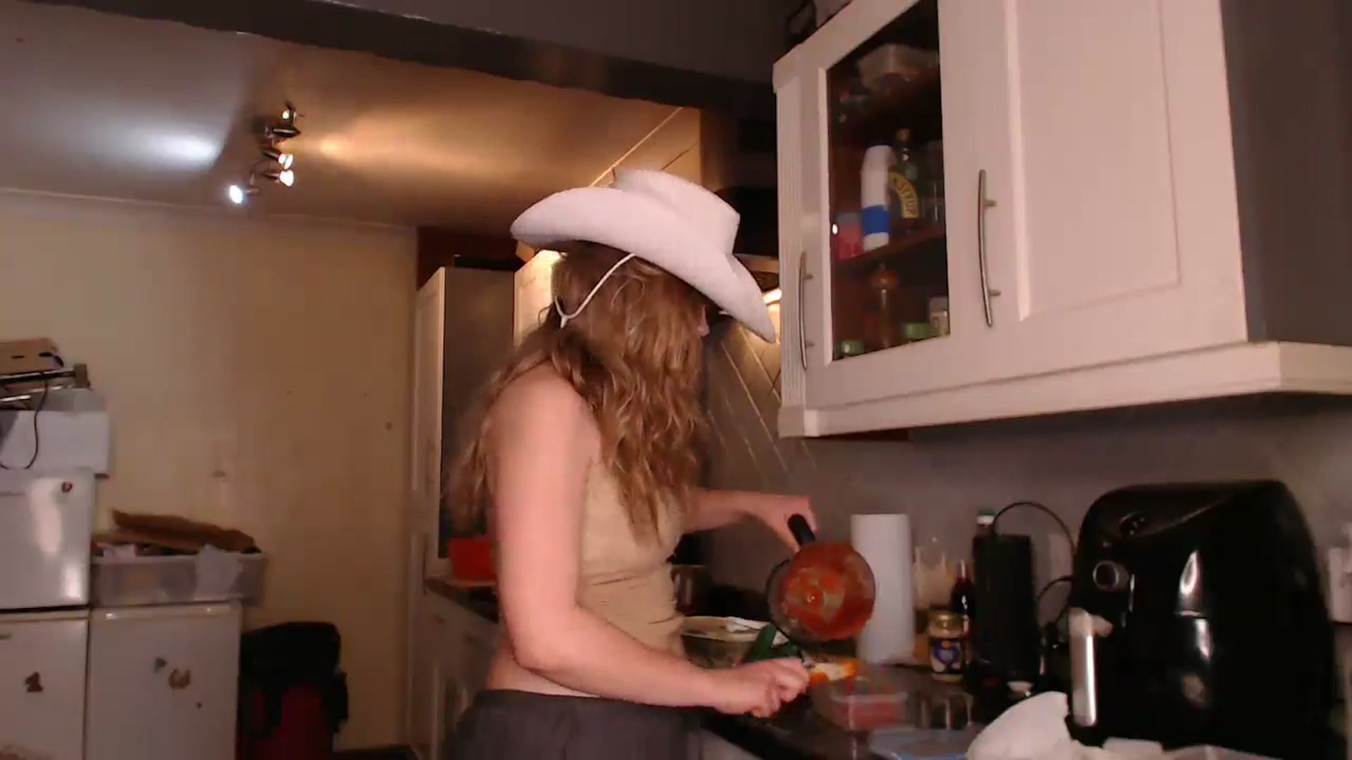 Gallery image thumbnail from KittyCash3w's myfreecams stream on, 04/09/2025, 21:10 image 15 of 20