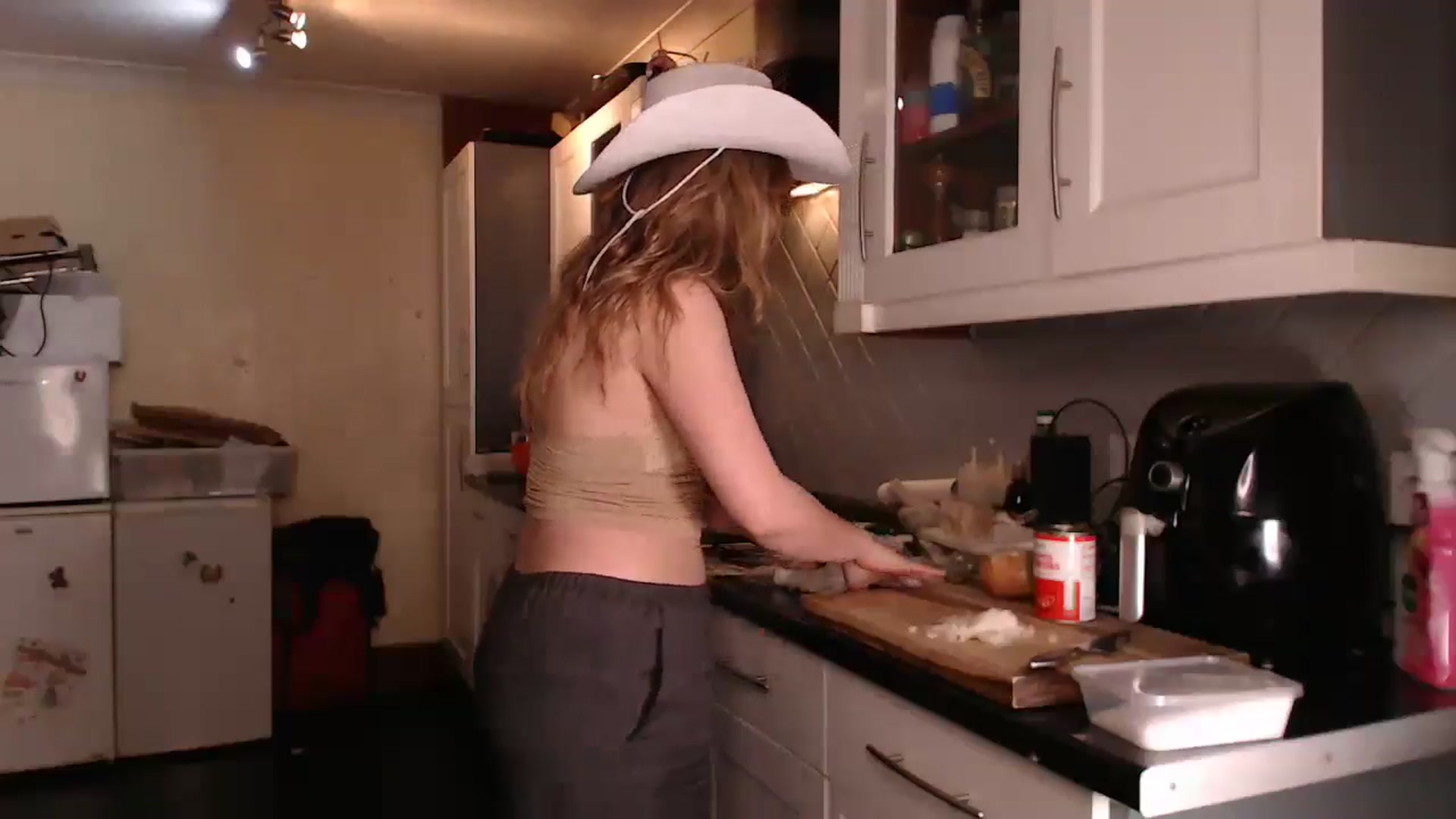 Gallery image thumbnail from KittyCash3w's myfreecams stream on, 04/09/2025, 21:10 image 8 of 20