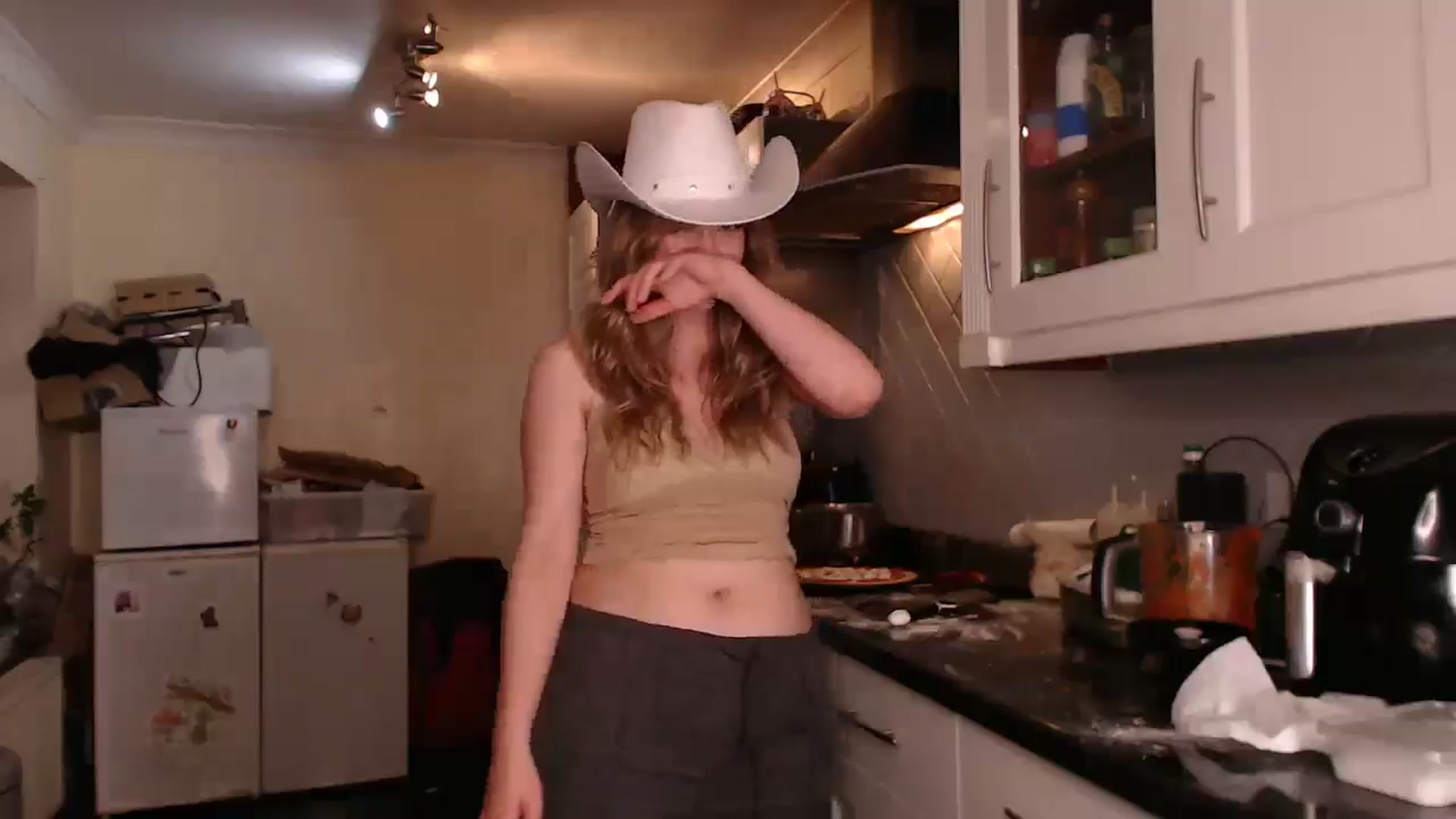 Gallery image thumbnail from KittyCash3w's myfreecams stream on, 04/09/2025, 21:10 image 14 of 20