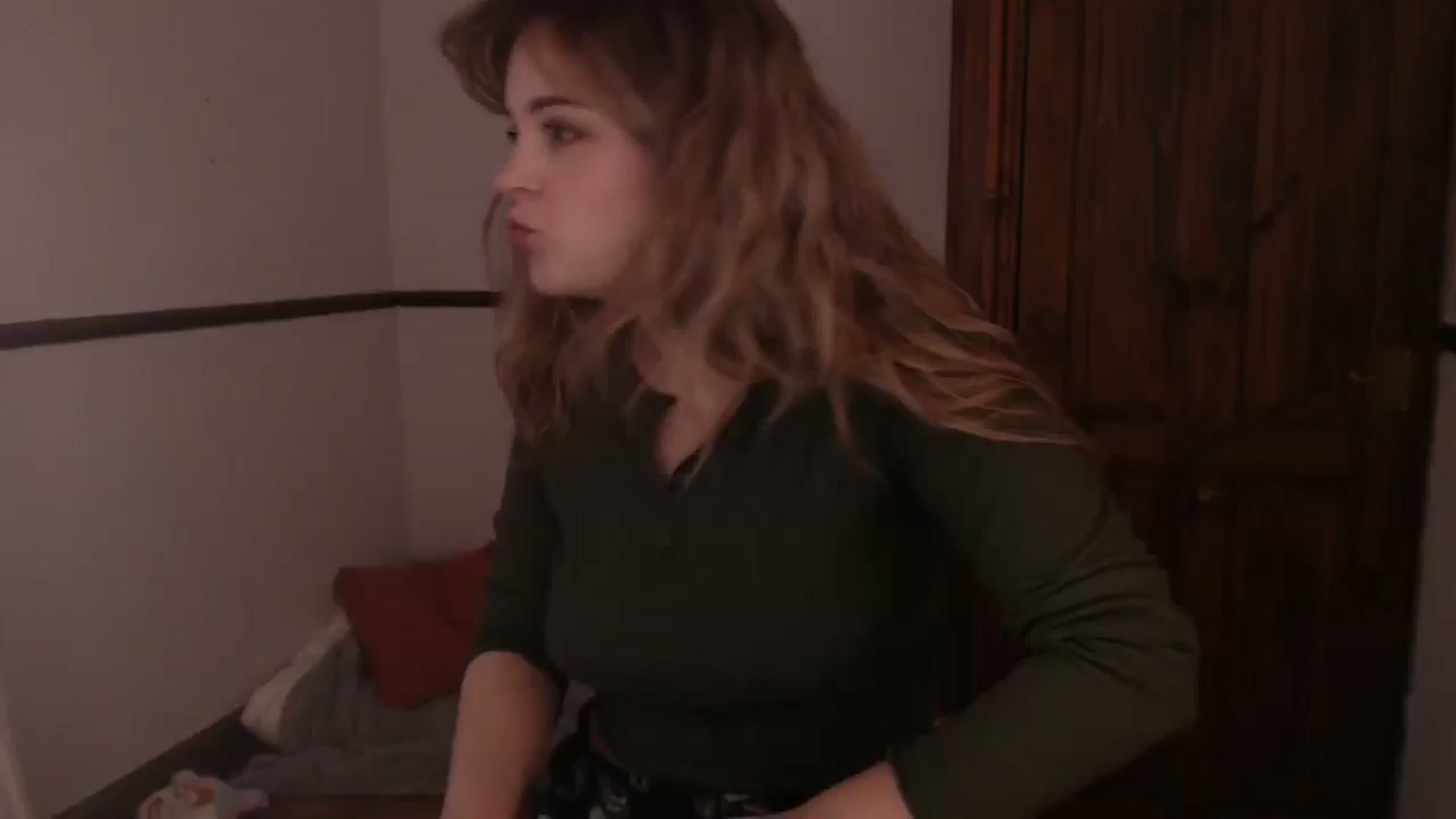 Gallery image thumbnail from KittyCash3w's myfreecams stream on, 04/17/2025, 19:10 image 6 of 20