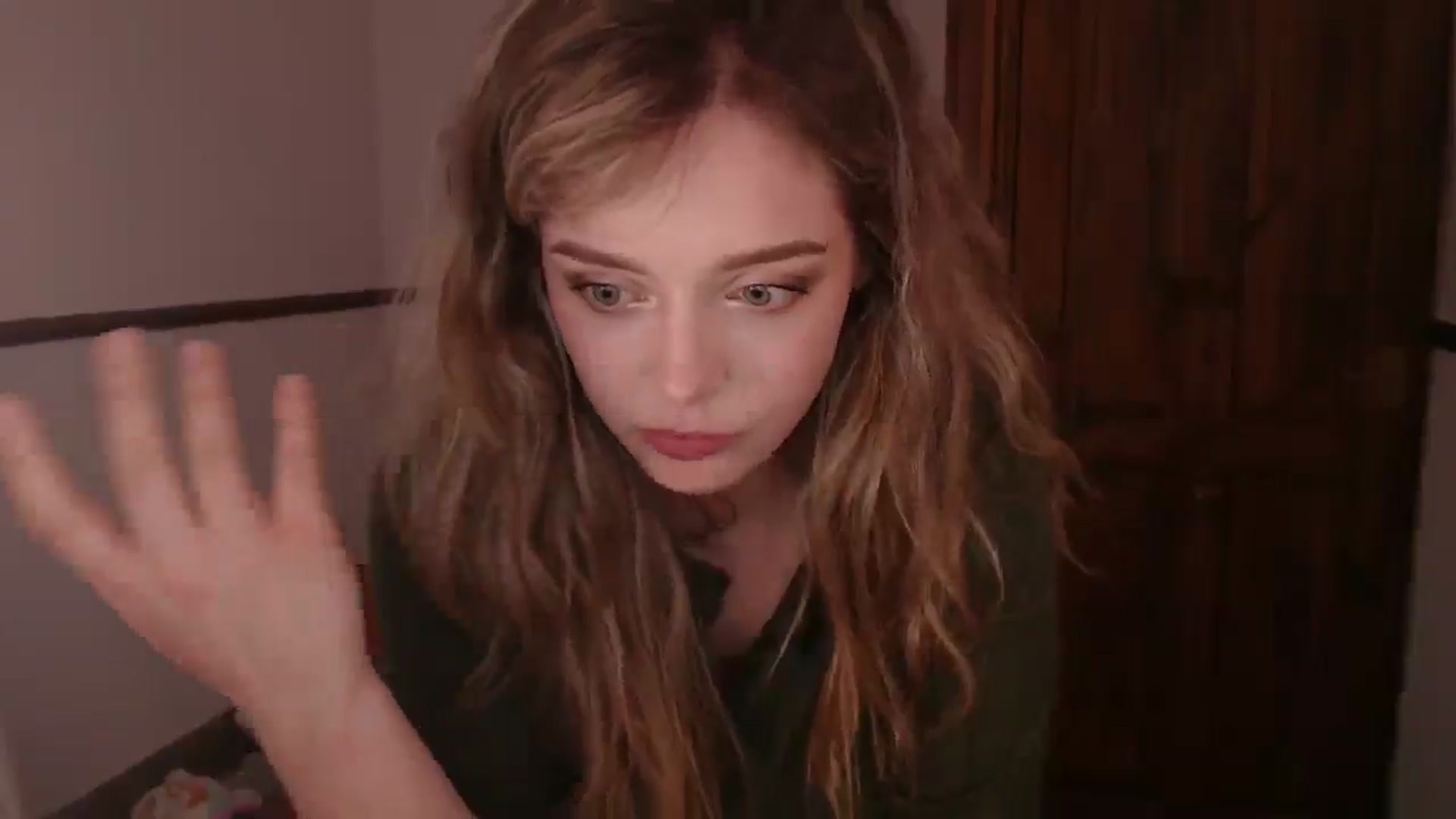 Gallery image thumbnail from KittyCash3w's myfreecams stream on, 04/17/2025, 19:10 image 5 of 20
