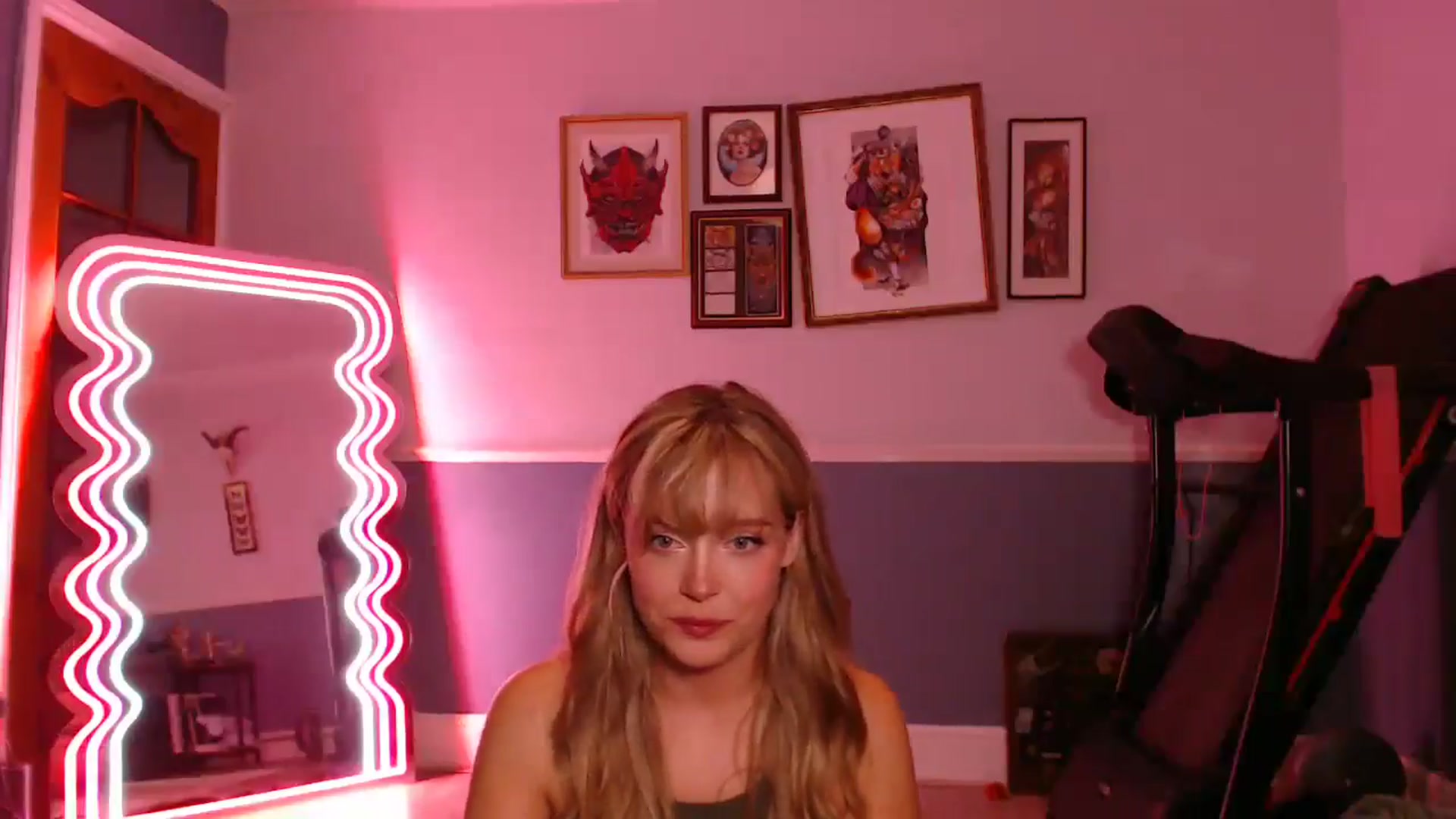 Gallery image thumbnail from KittyCash3w's myfreecams stream on, 08/02/2025, 24:01 image 4 of 20