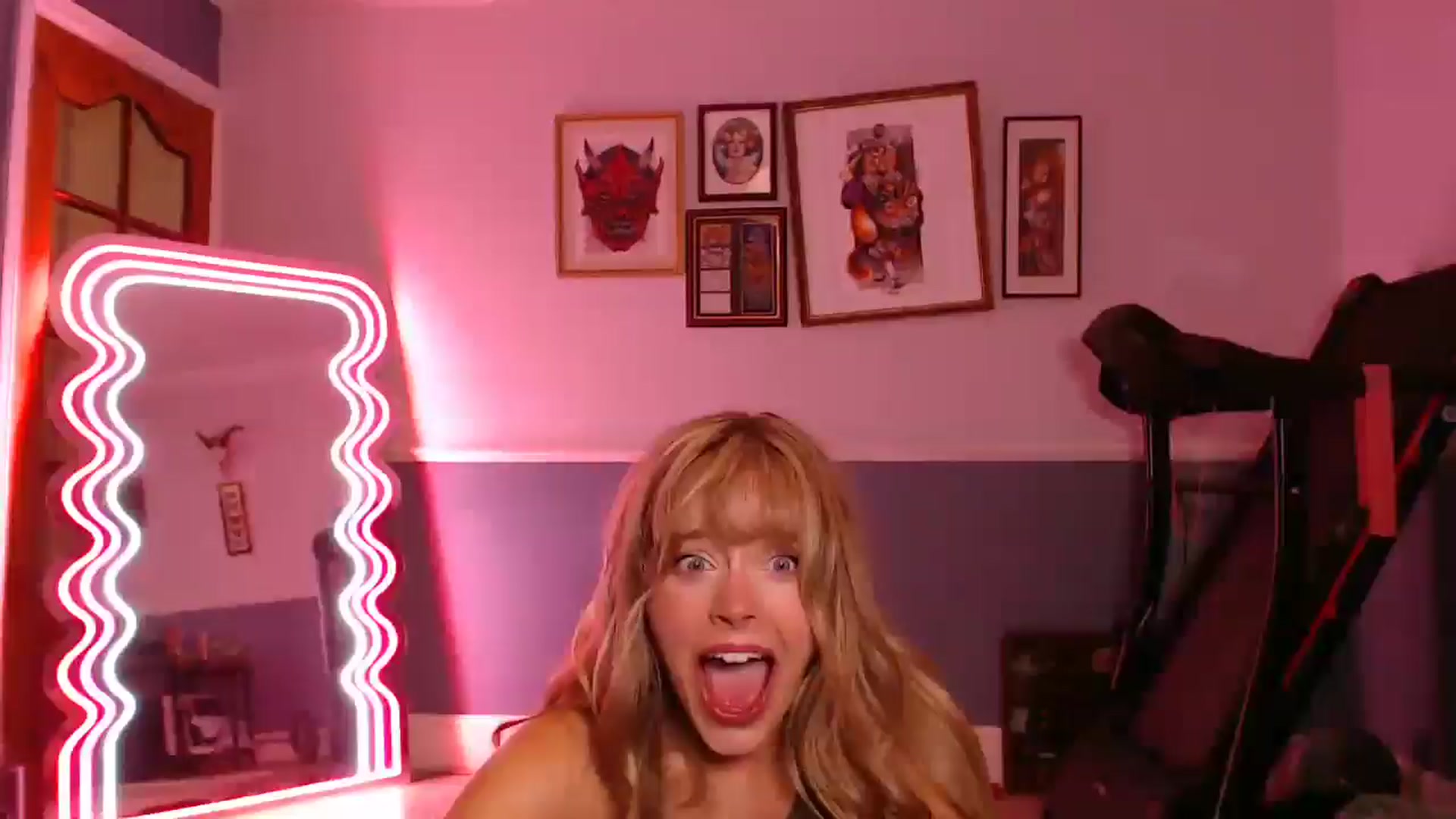 Gallery image thumbnail from KittyCash3w's myfreecams stream on, 08/02/2025, 24:01 image 6 of 20